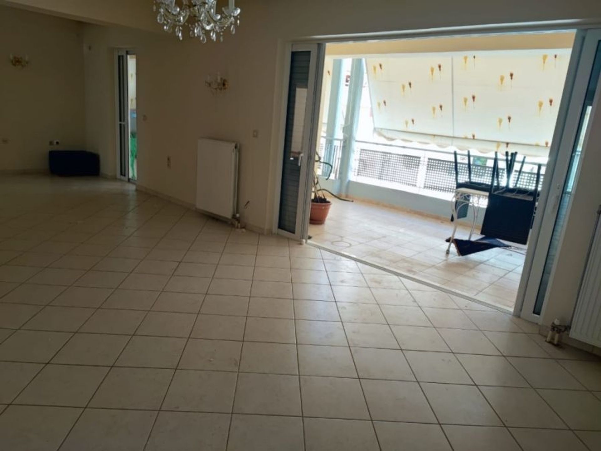 Condominium dans Kopanas, Attique 10718926