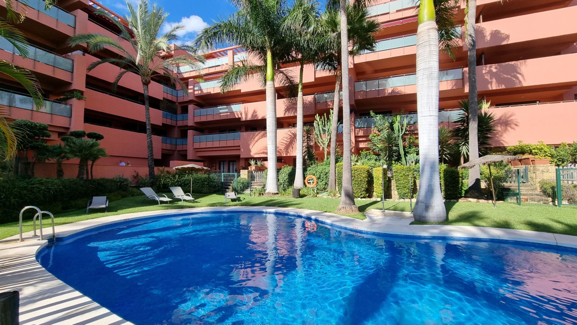 Kondominium w Estepona, Andalucía 10719332