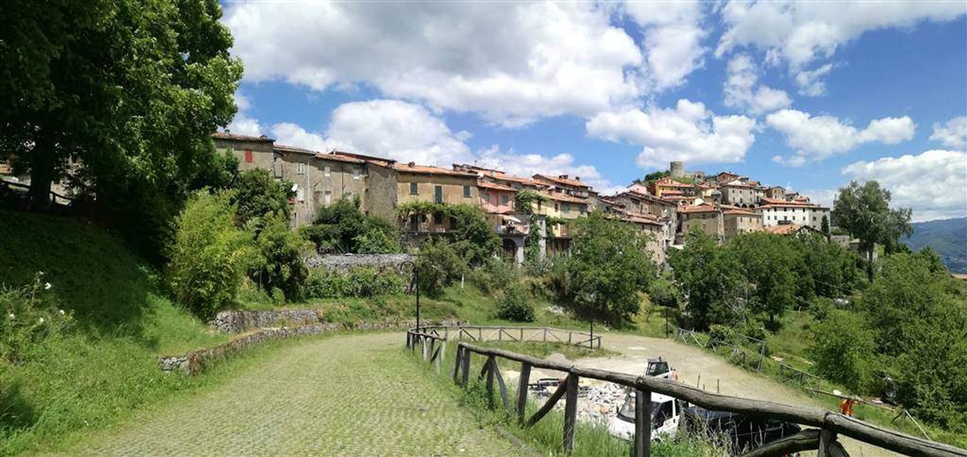 rumah dalam Trassilico, Toscana 10719638