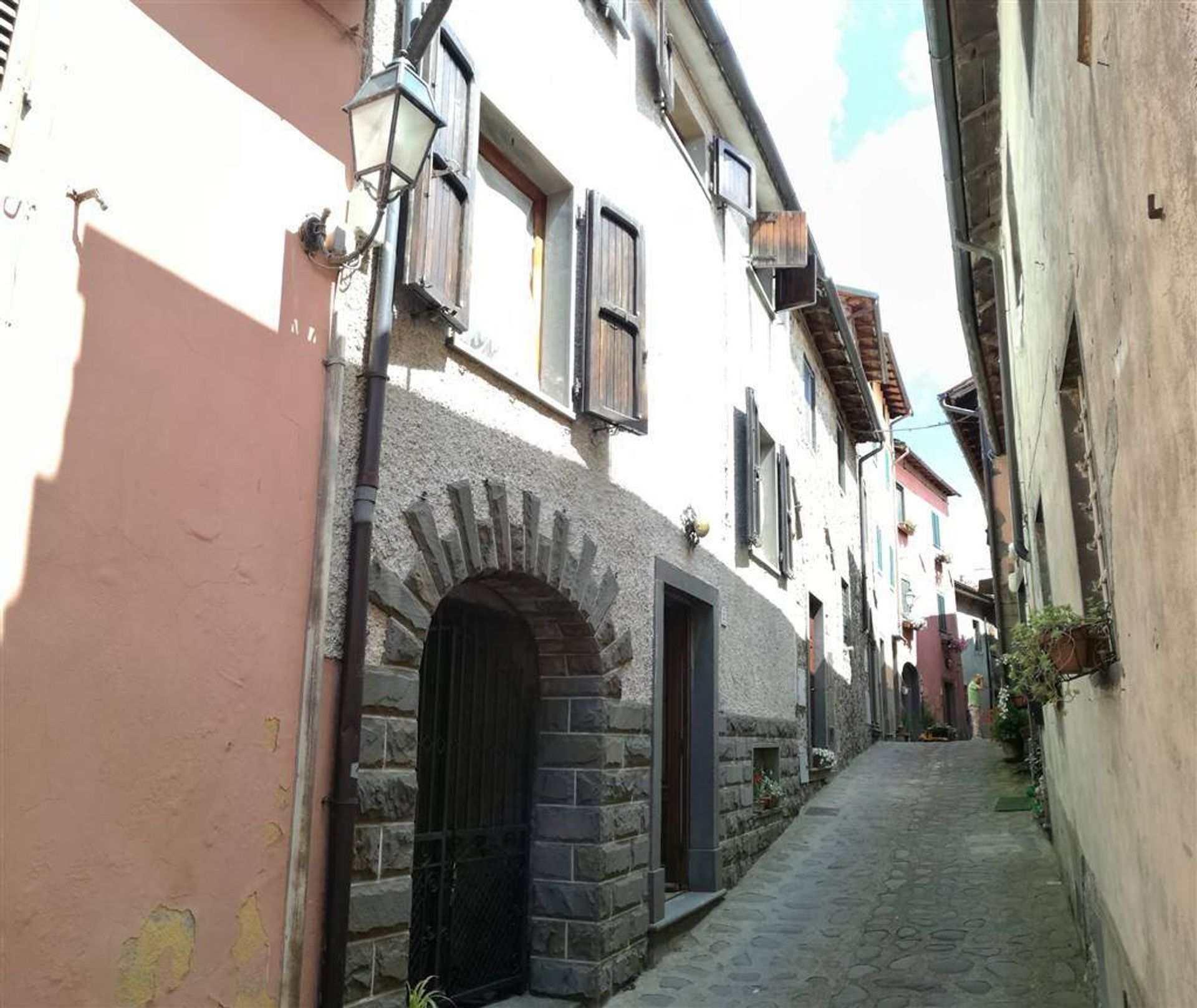 rumah dalam Molazzana, Tuscany 10719638