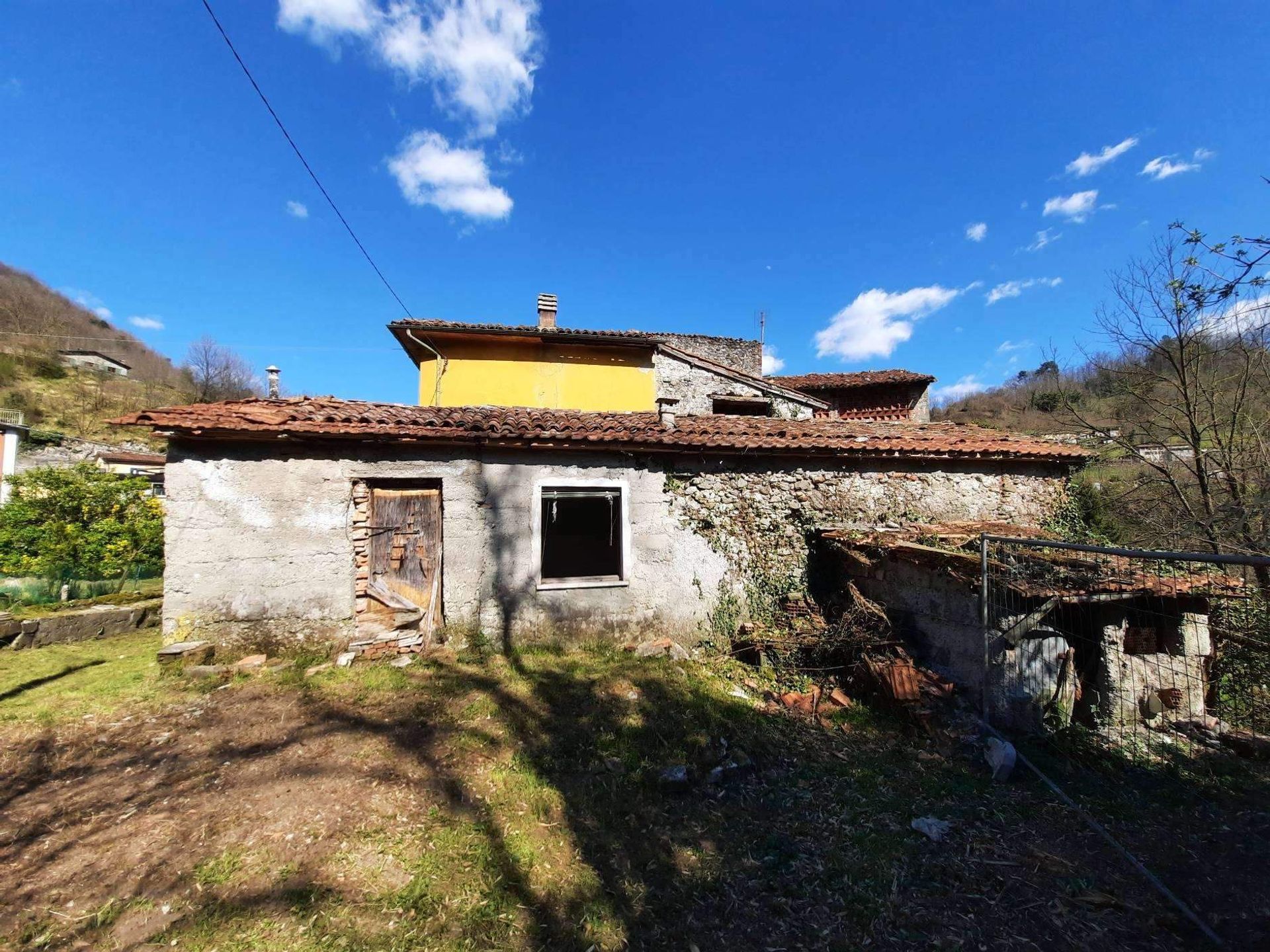 Condominium in Gallicano, Toscana 10719947