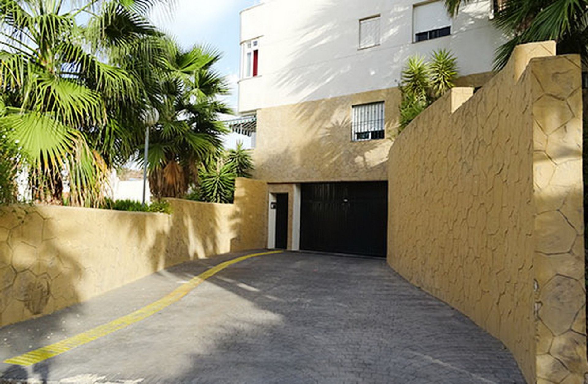 Condominium in Fuengirola, Andalusia 10720145