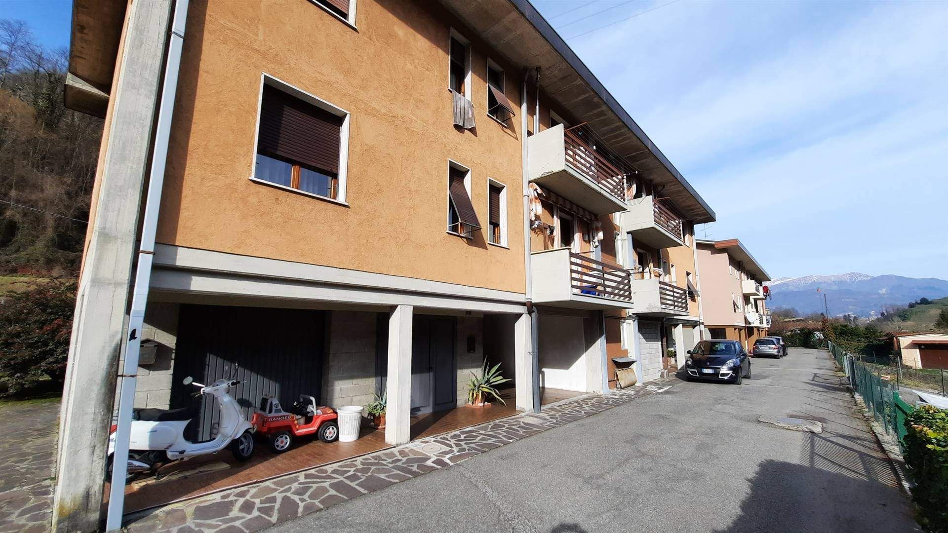 Condominium in Gallicano, Tuscany 10720231