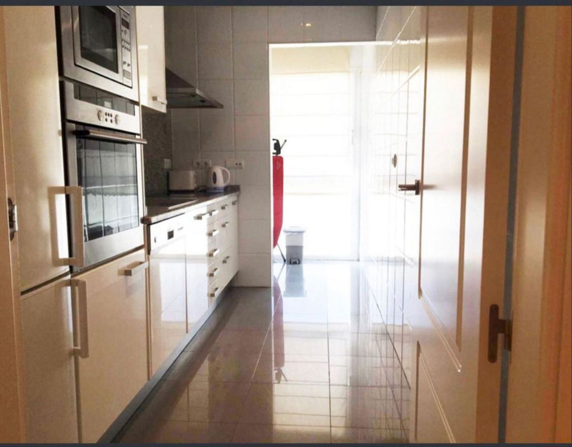 Condominium in Marbella, Andalucía 10720274