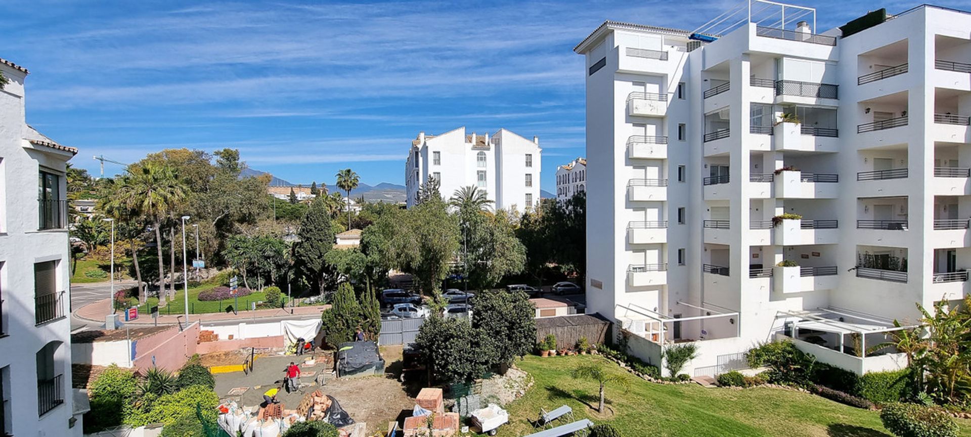 Condominium in Marbella, Andalucía 10720440