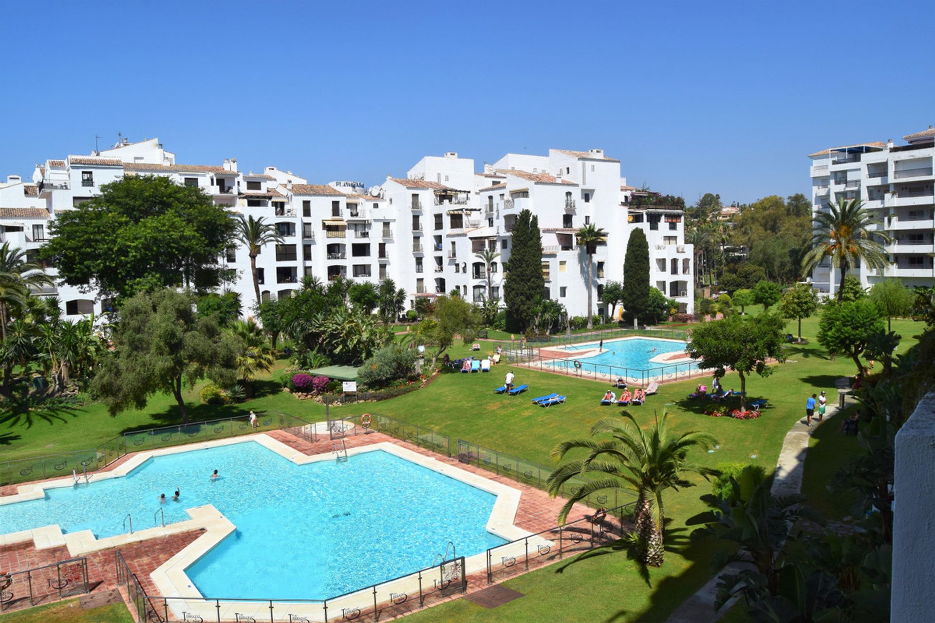 Condominium in Marbella, Andalucía 10720440