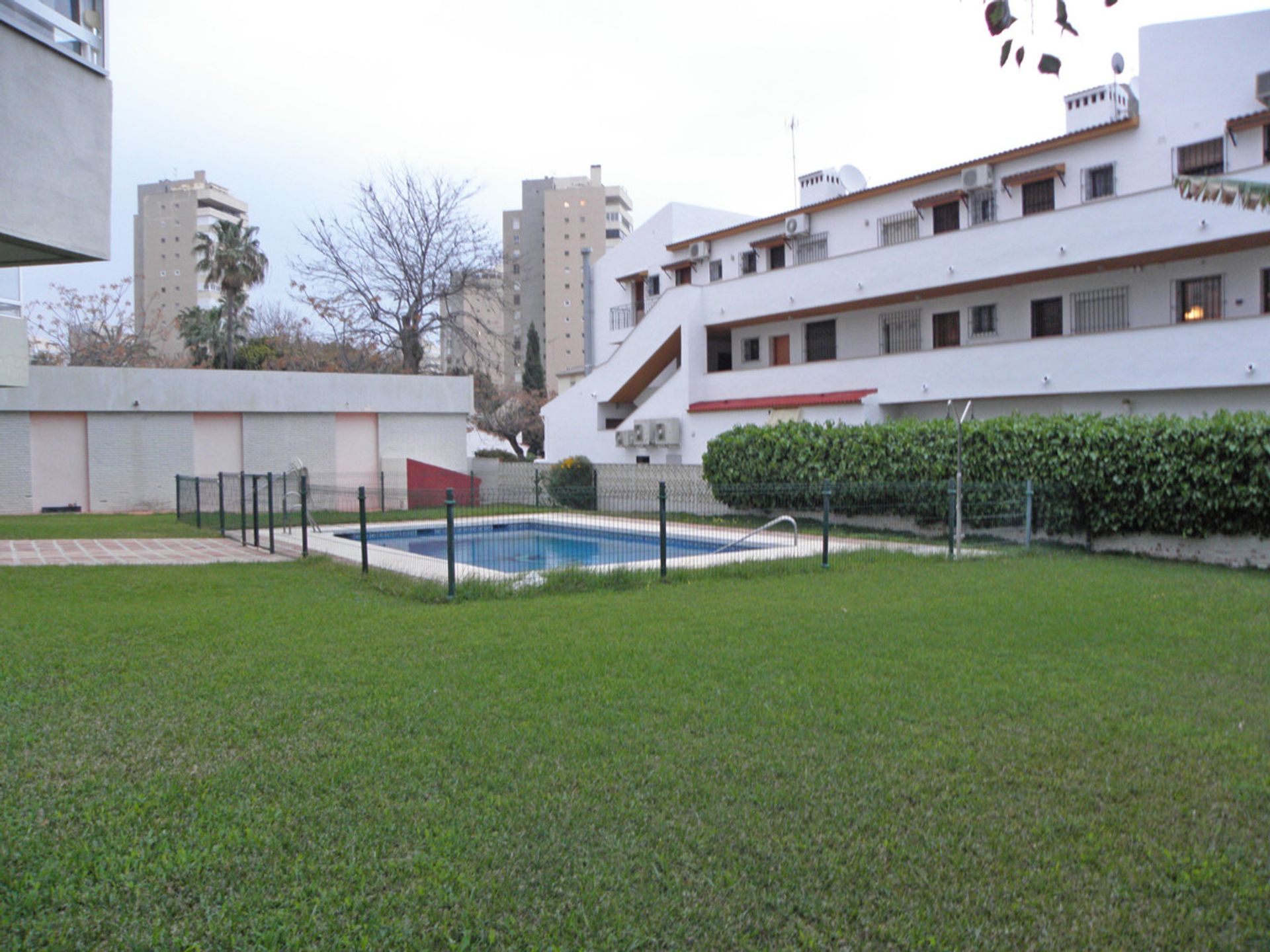 Condominium in Torremolinos, Andalucía 10720462