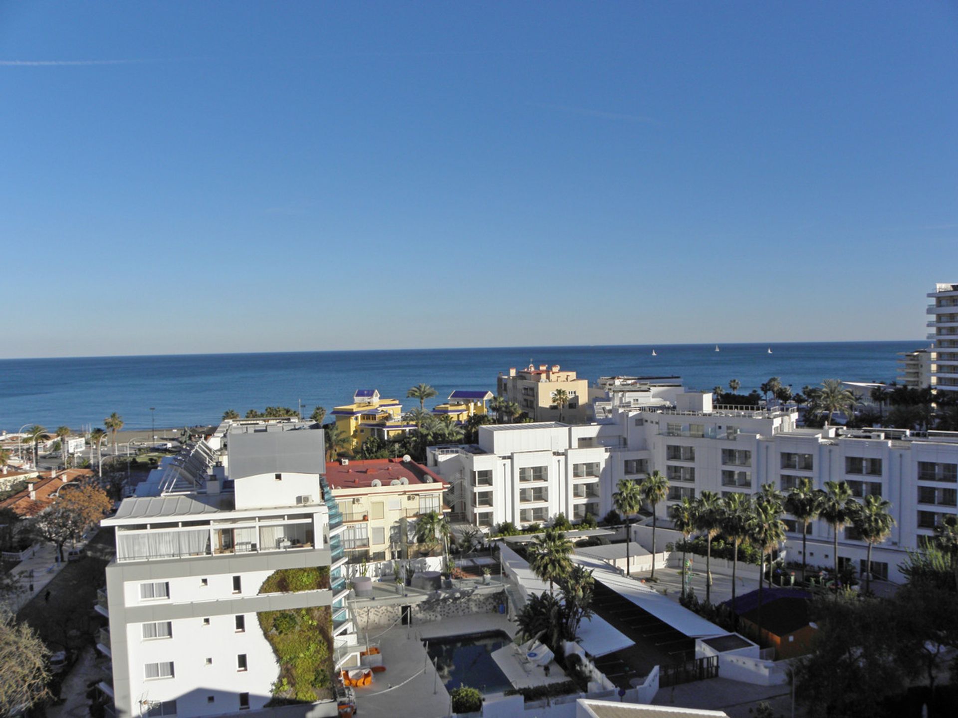 Condominium in Torremolinos, Andalucía 10720462