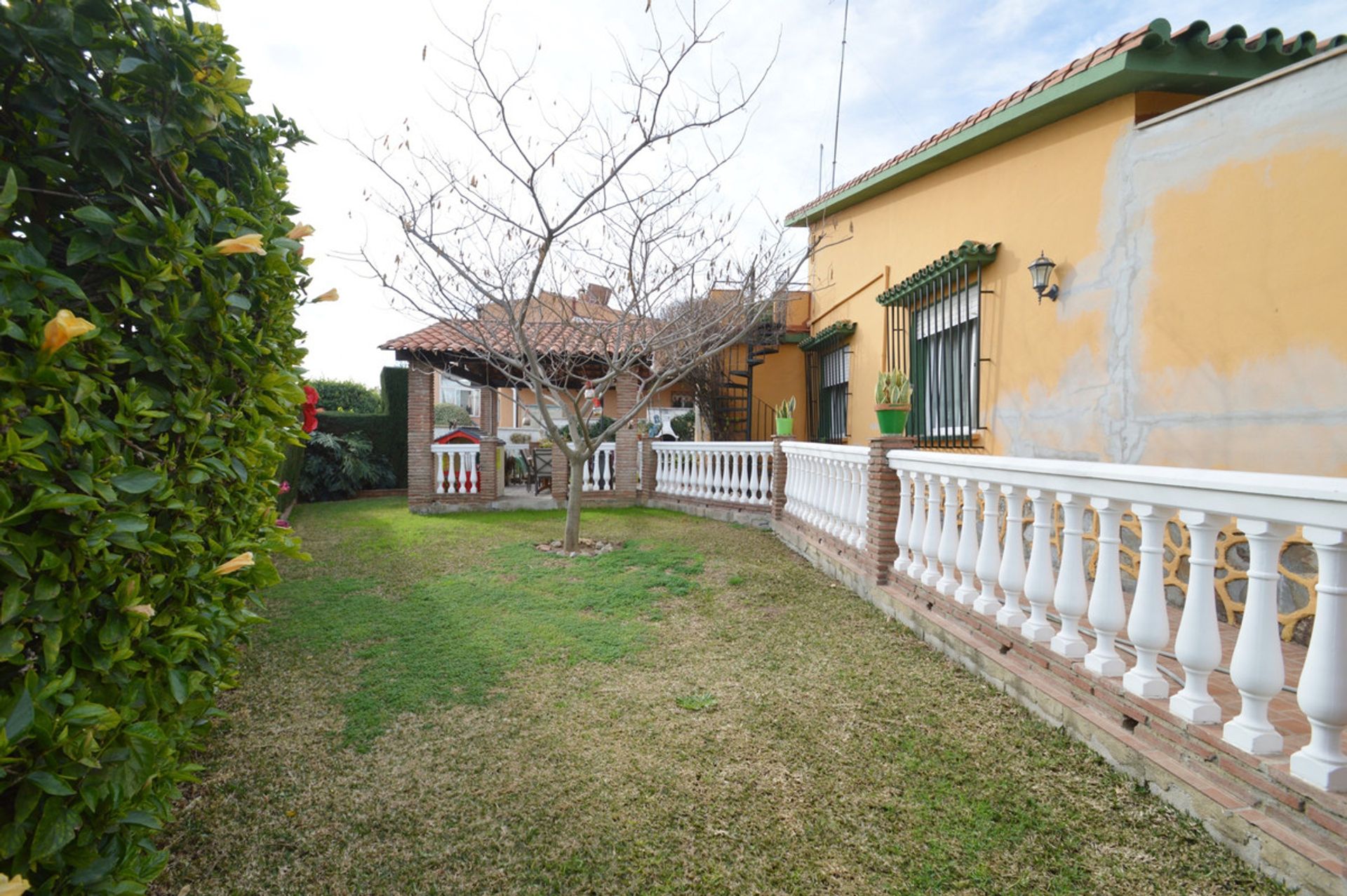 房子 在 Alhaurín de la Torre, Andalucía 10720546