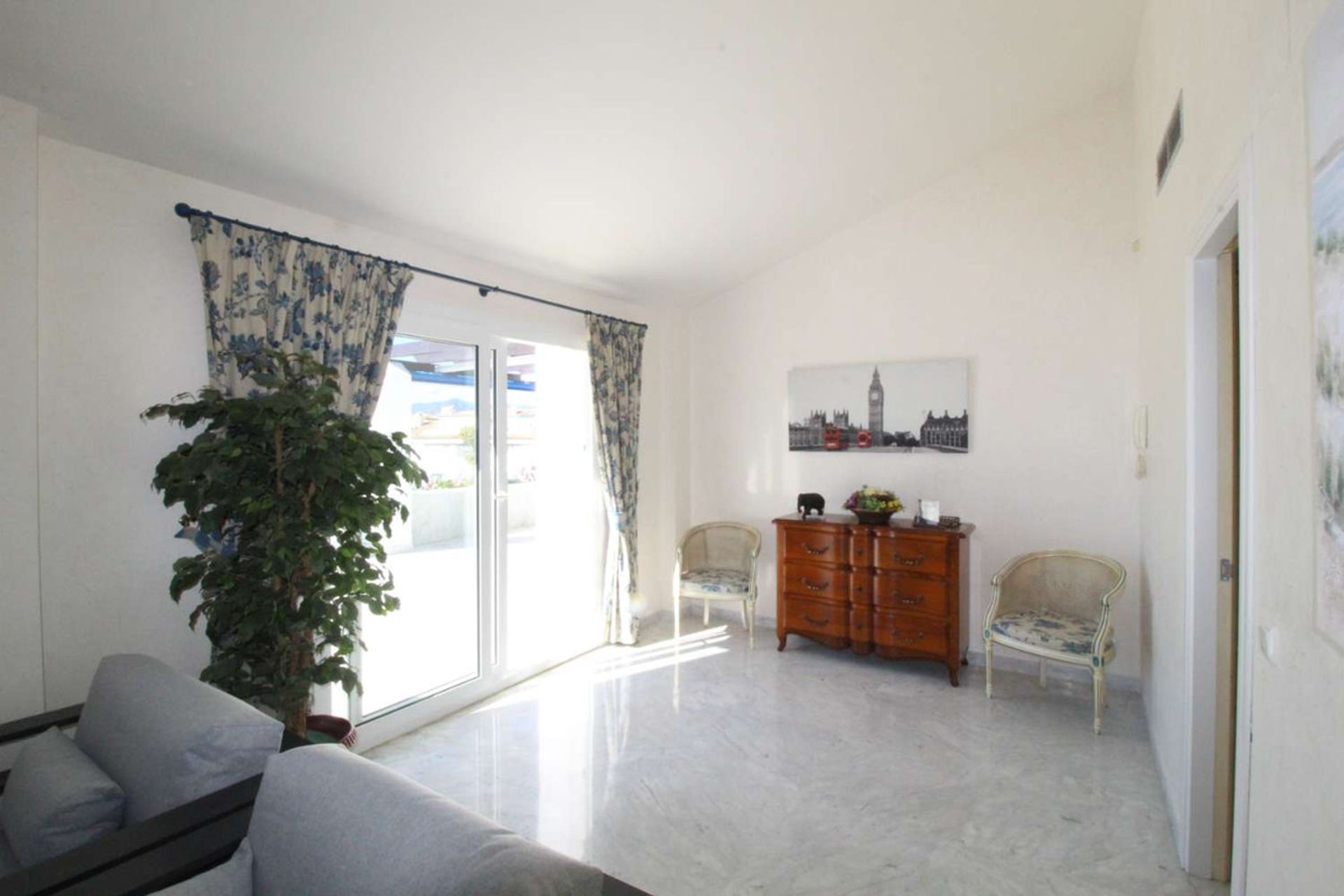 Condominium in El Angel, Andalusia 10720643