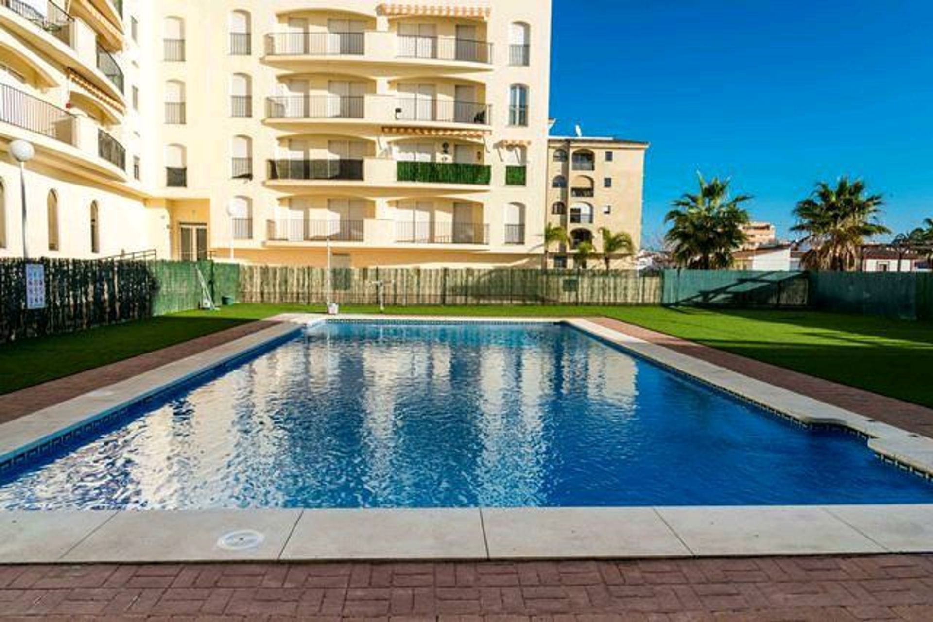 Condominio nel Manilva, Andalucía 10721227