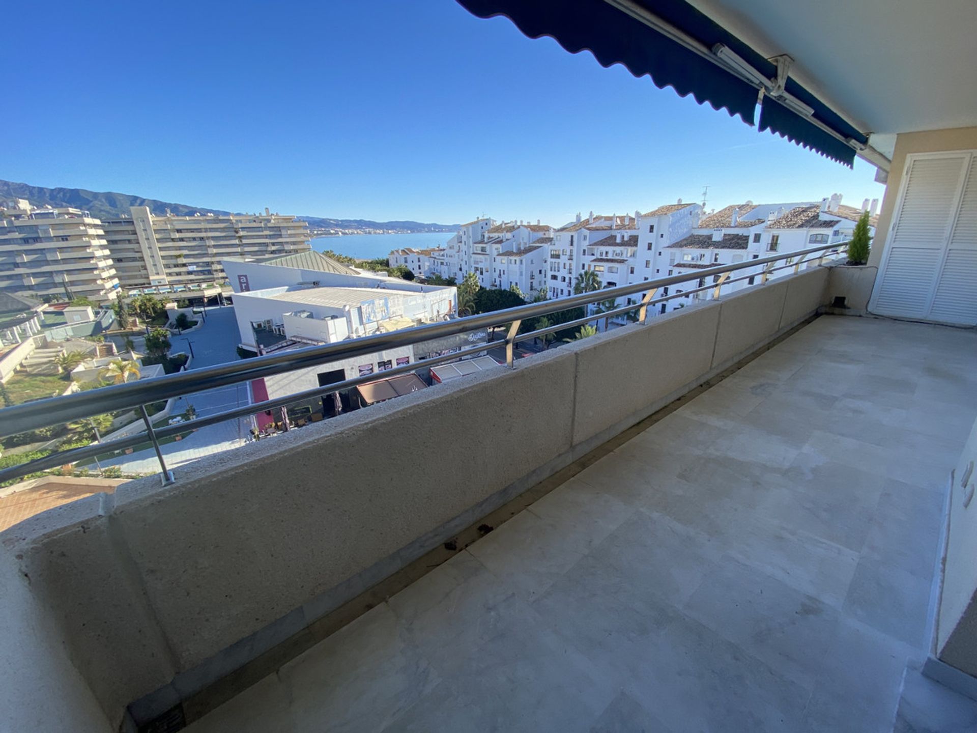 Condominium in Marbella, Andalucía 10721531