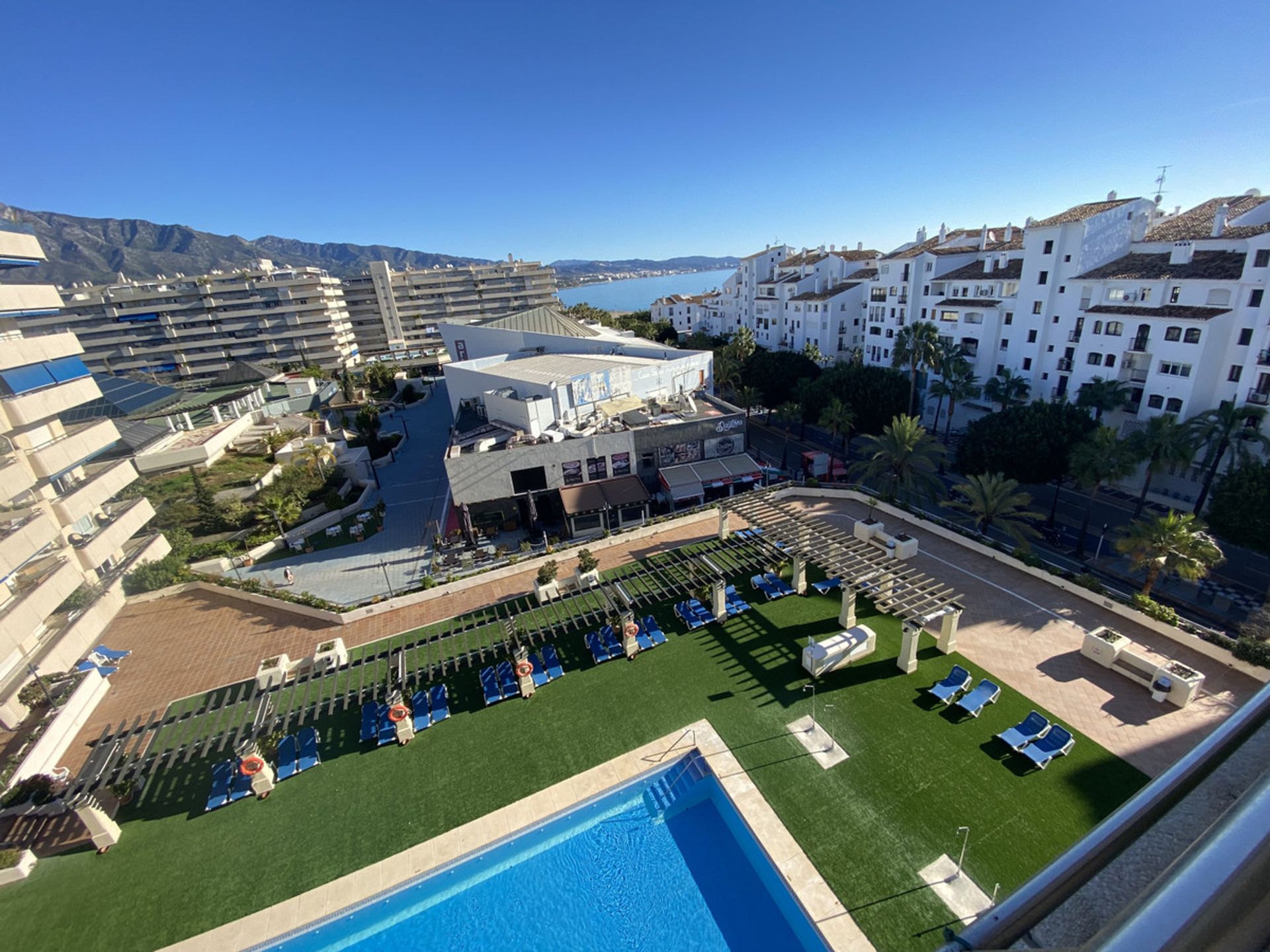 Condominium in Marbella, Andalucía 10721531