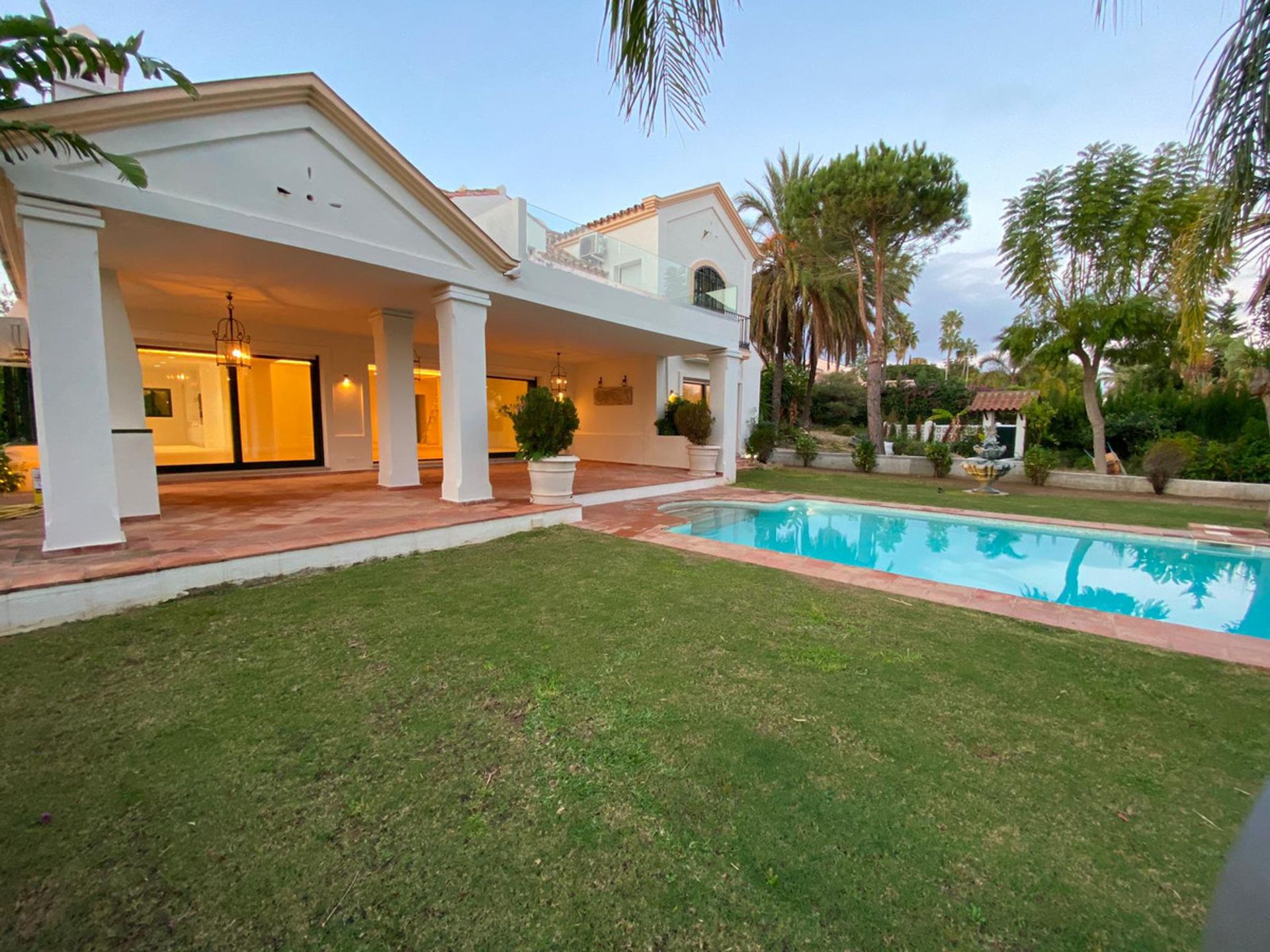 House in San Pedro de Alcantara, Andalusia 10721596