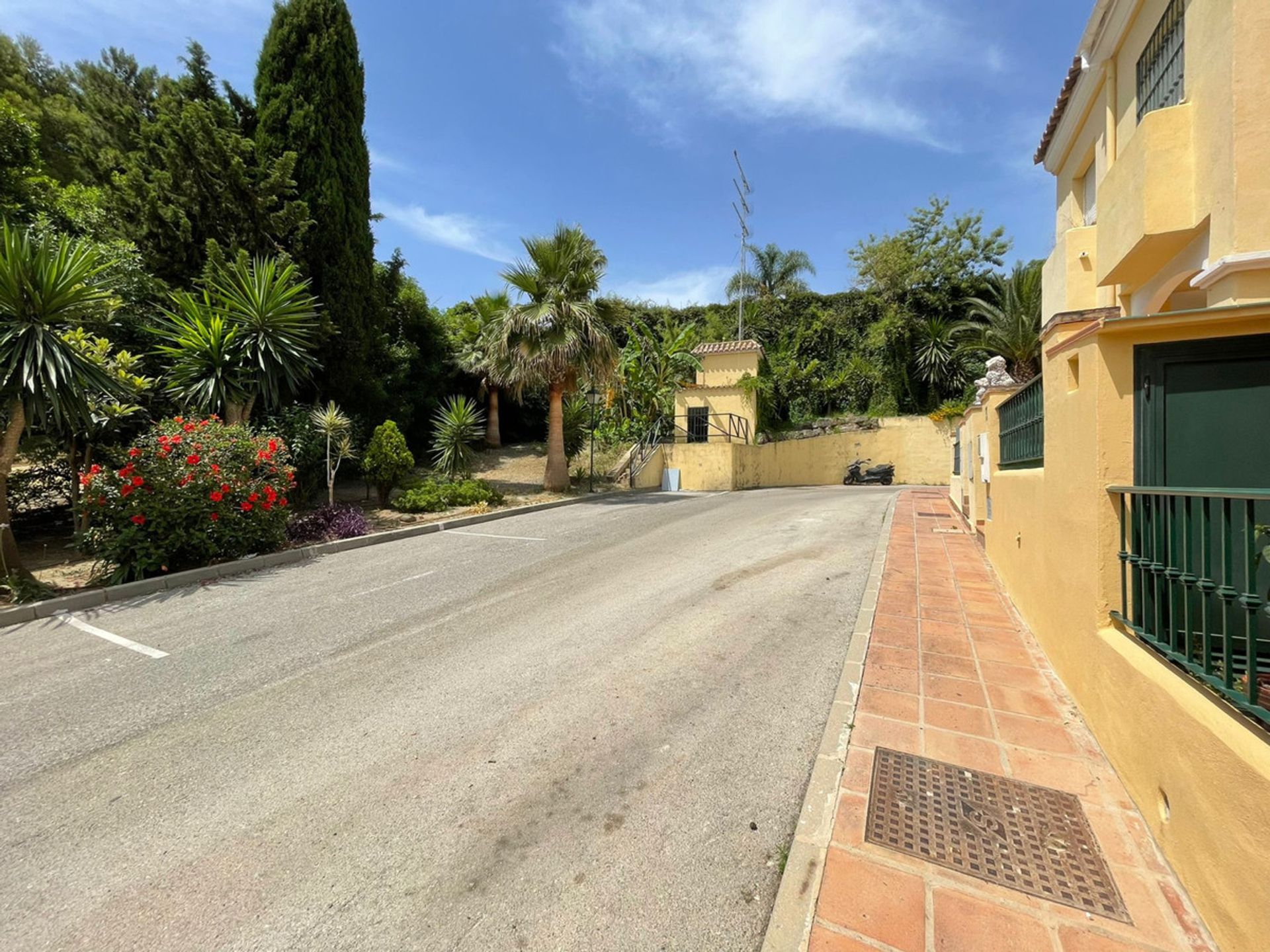 Casa nel Estepona, Andalucía 10721935