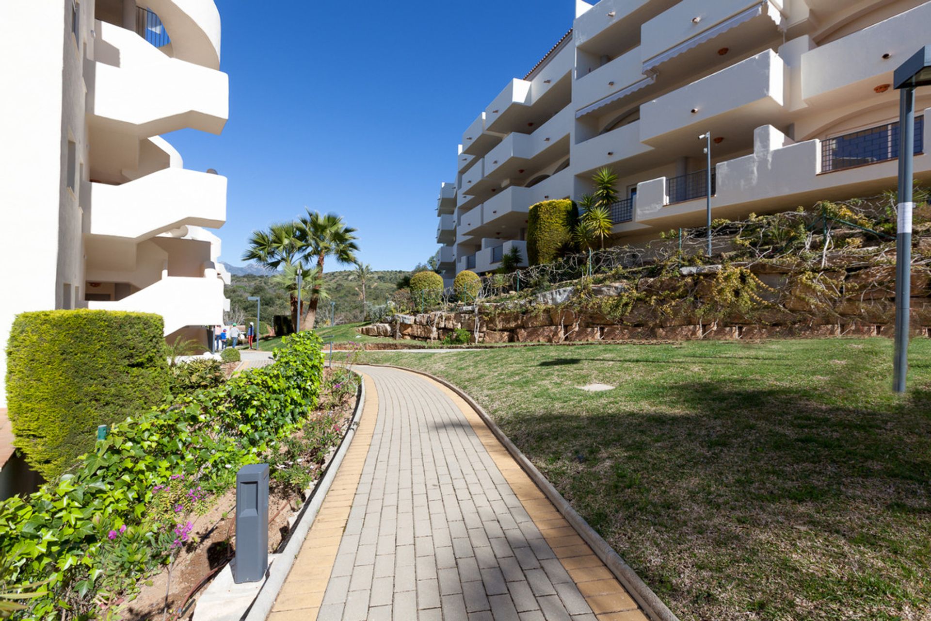 Condominium in Marbella, Andalucía 10722070