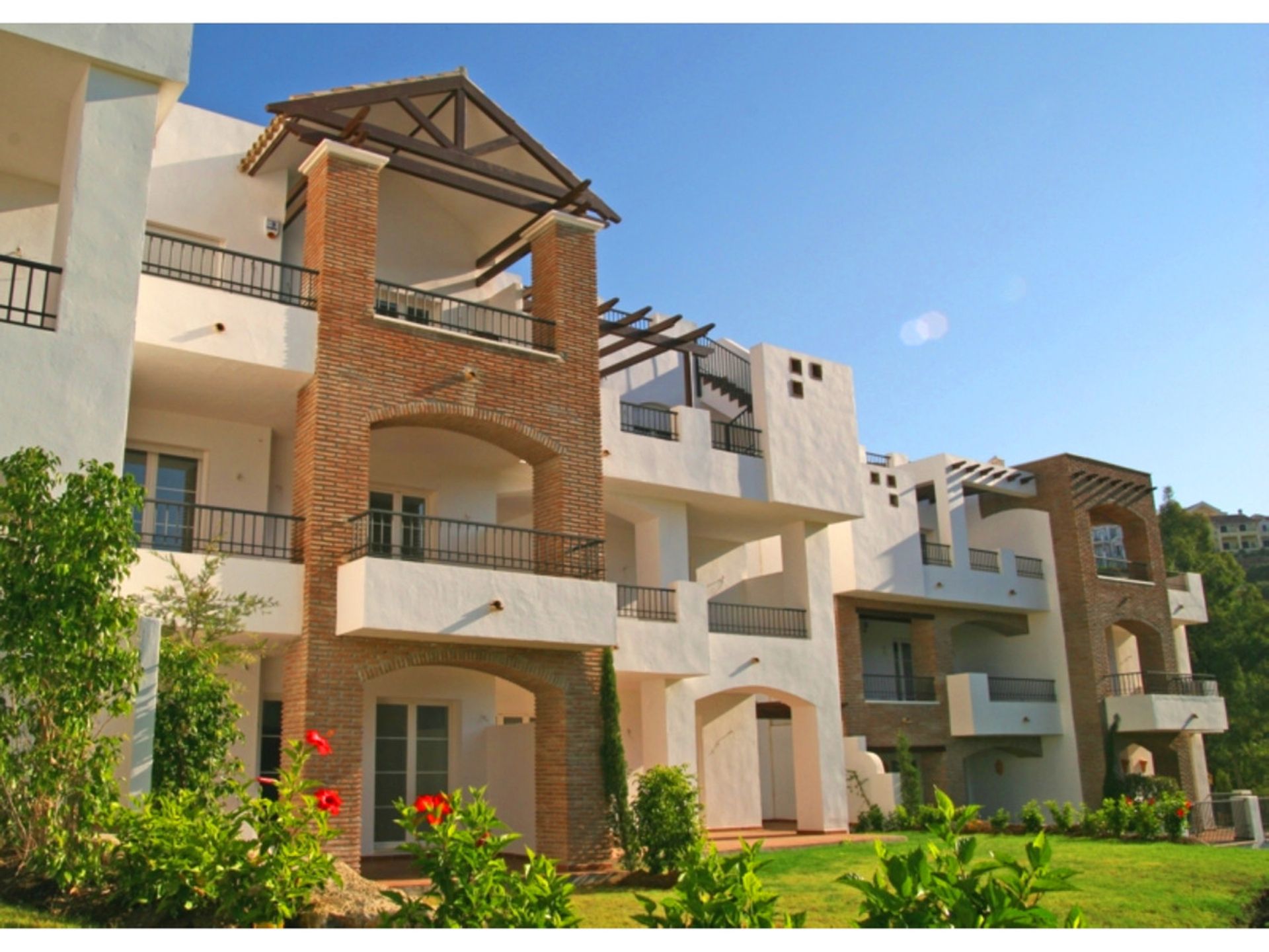 Condominium in Benahavís, Andalucía 10722132