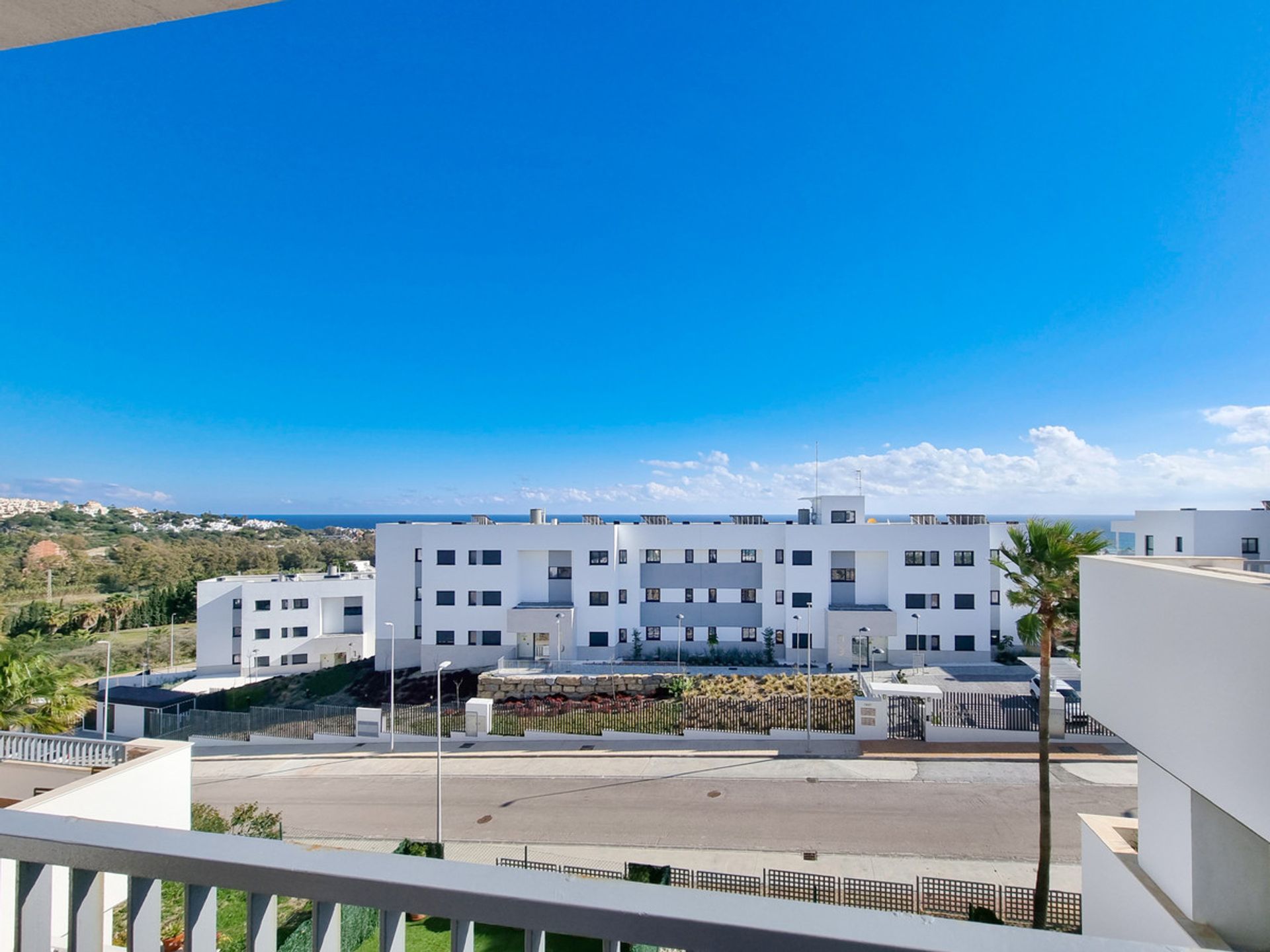 Condominium in San Luis de Sabinillas, Andalusië 10722156