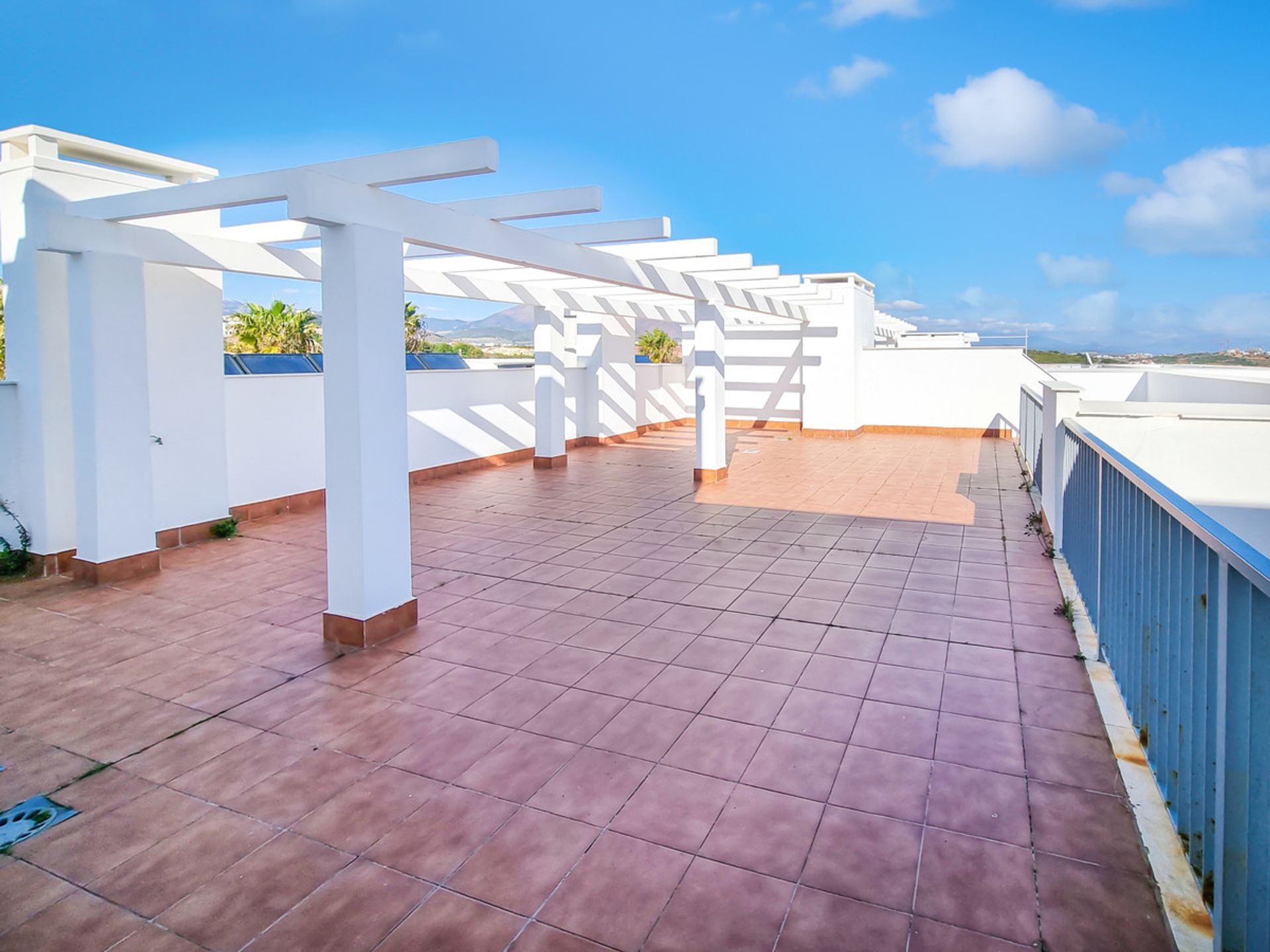 Condominium in San Luis de Sabinillas, Andalusië 10722156