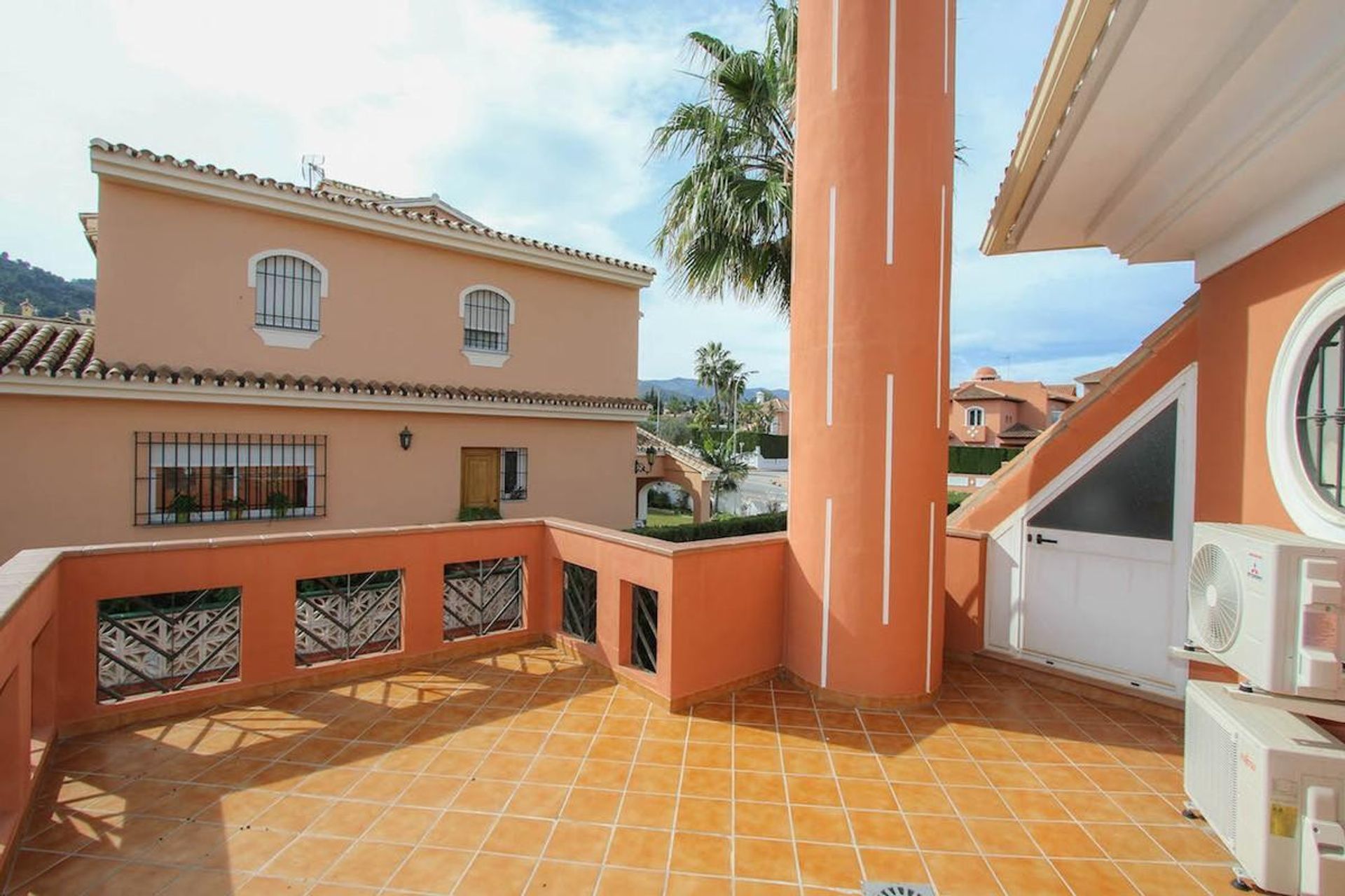 Huis in Alhaurín de la Torre, Andalucía 10723068