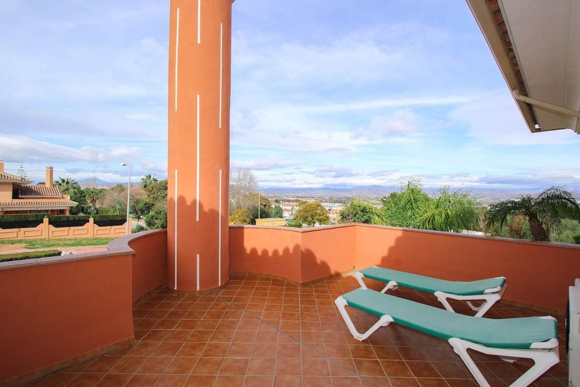 Huis in Alhaurín de la Torre, Andalucía 10723068