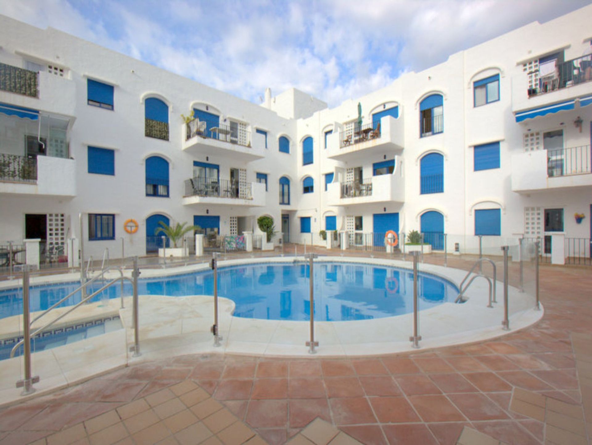 Condominium in Castillo de Sabinillas, Andalusia 10723912