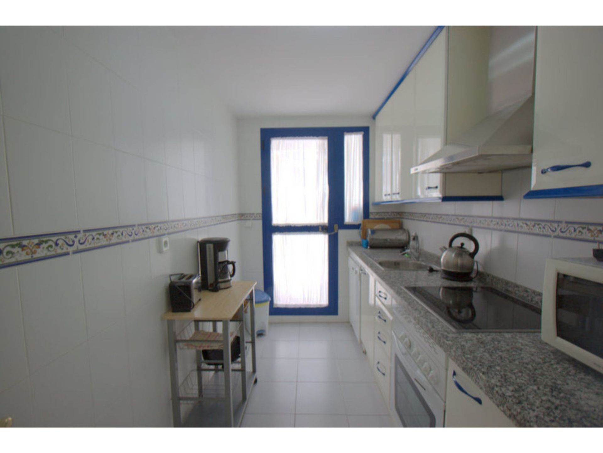 Condominium in La Duquesa, Andalucía 10723912