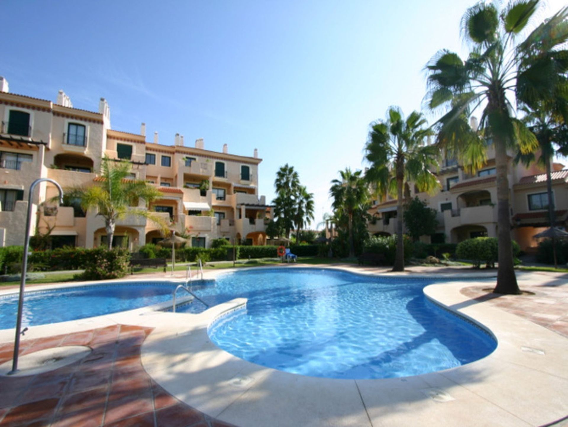 Condominium dans La Duquesa, Andalucía 10724085