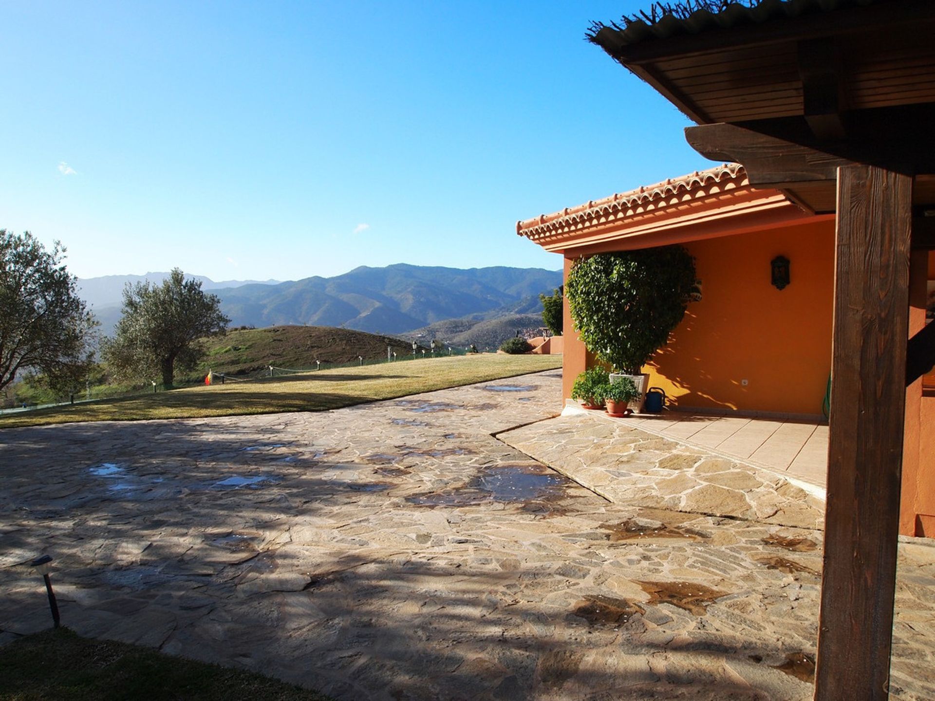 Casa nel Alozaina, Andalucía 10724157