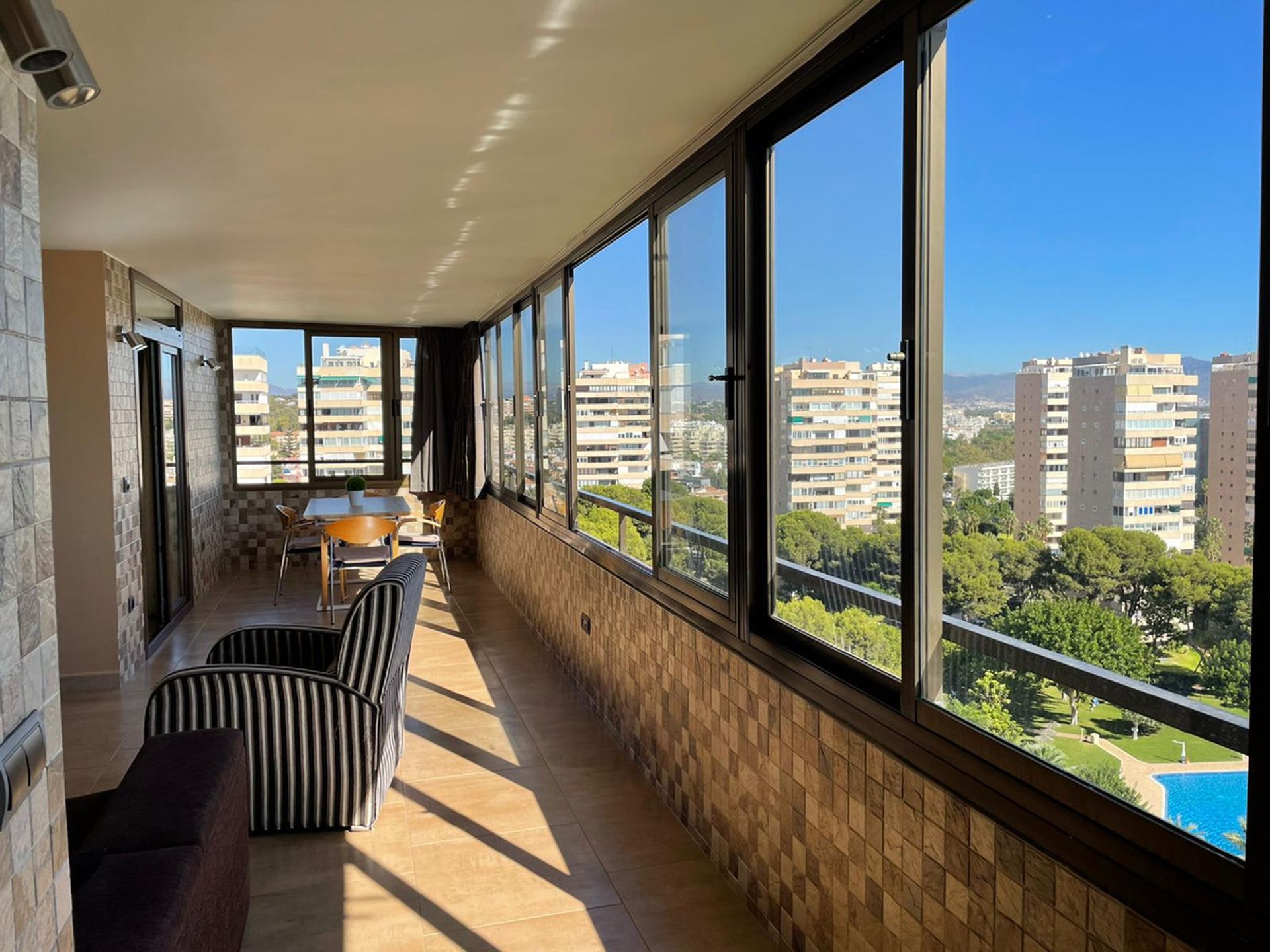 Condominium dans Alhaurín de la Torre, Andalousie 10724344