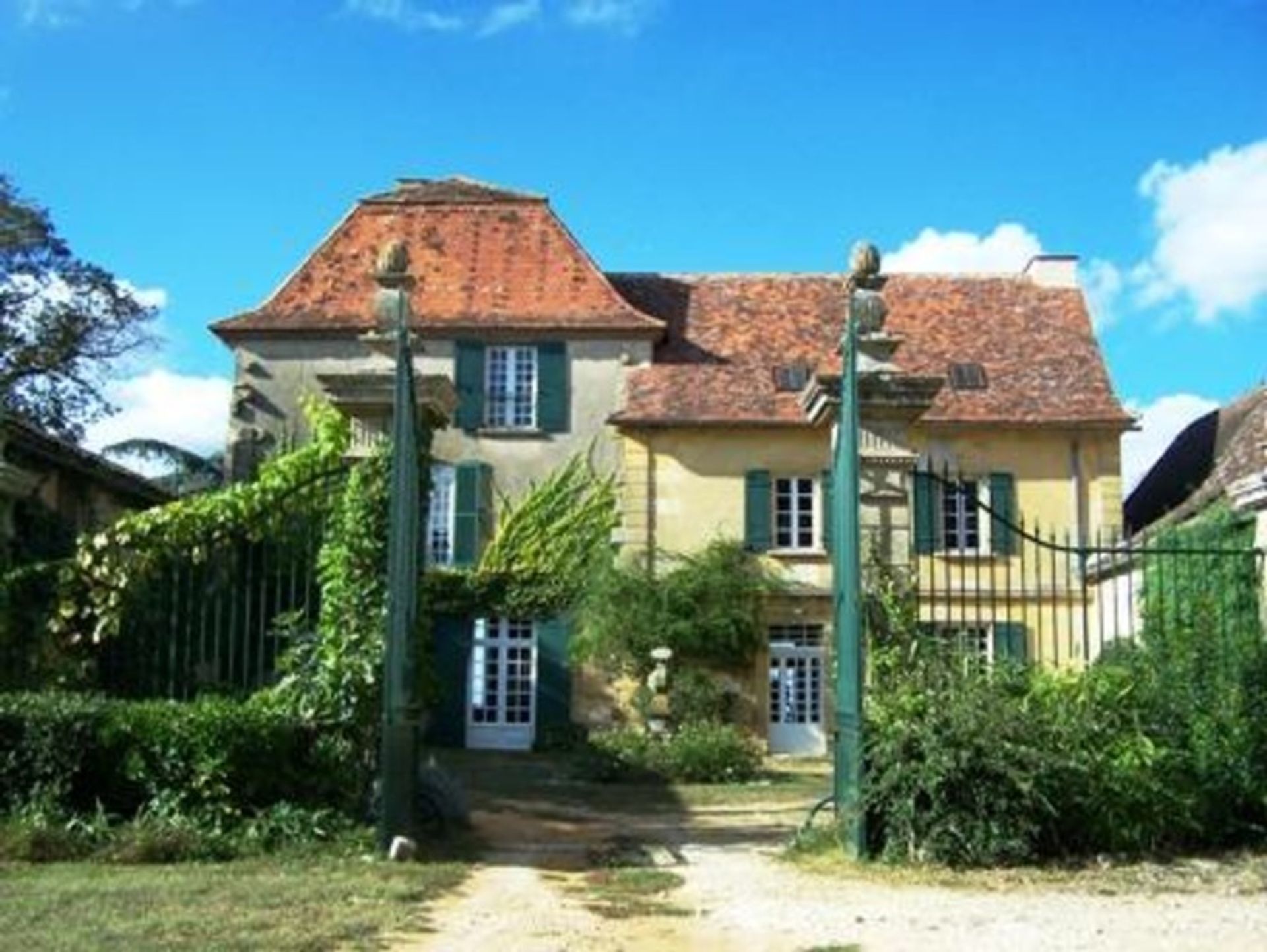 casa en Saint-Germain-et-Mons, Nueva Aquitania 10724565