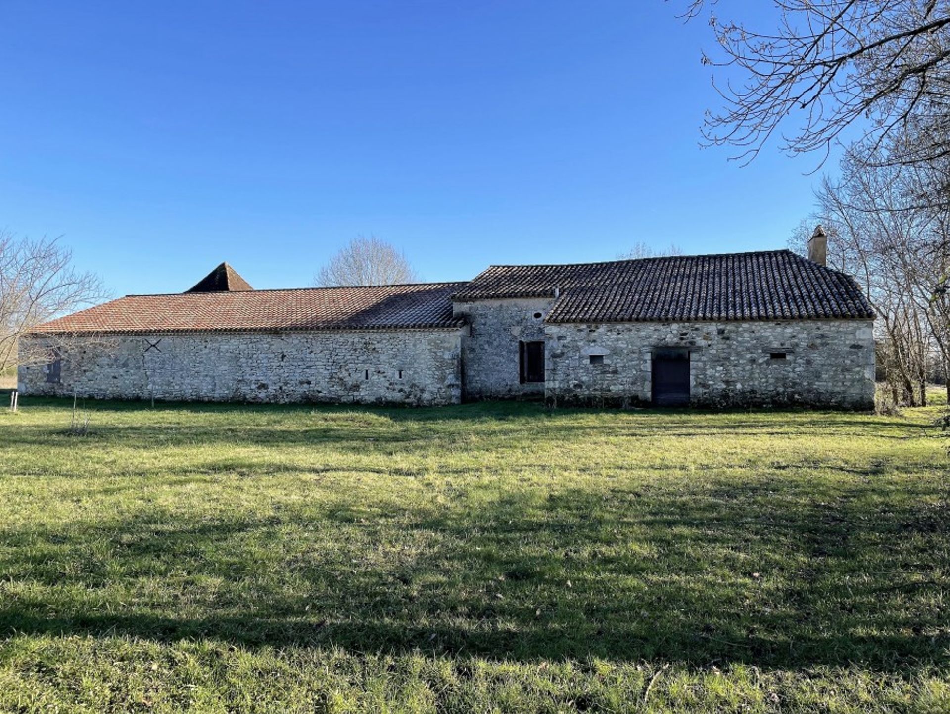 Talo sisään Monpazier, Nouvelle-Aquitaine 10724641