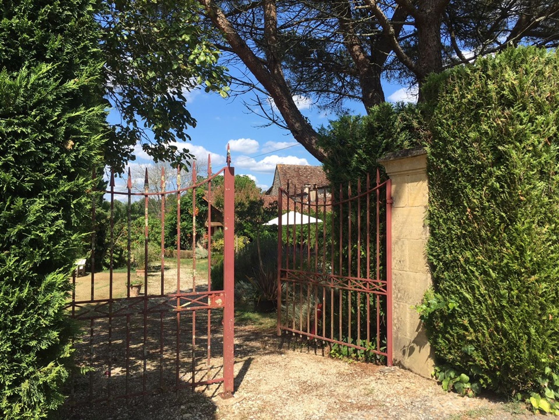 Casa nel Eyraud-Crempse-Maurens, Nouvelle-Aquitaine 10724657