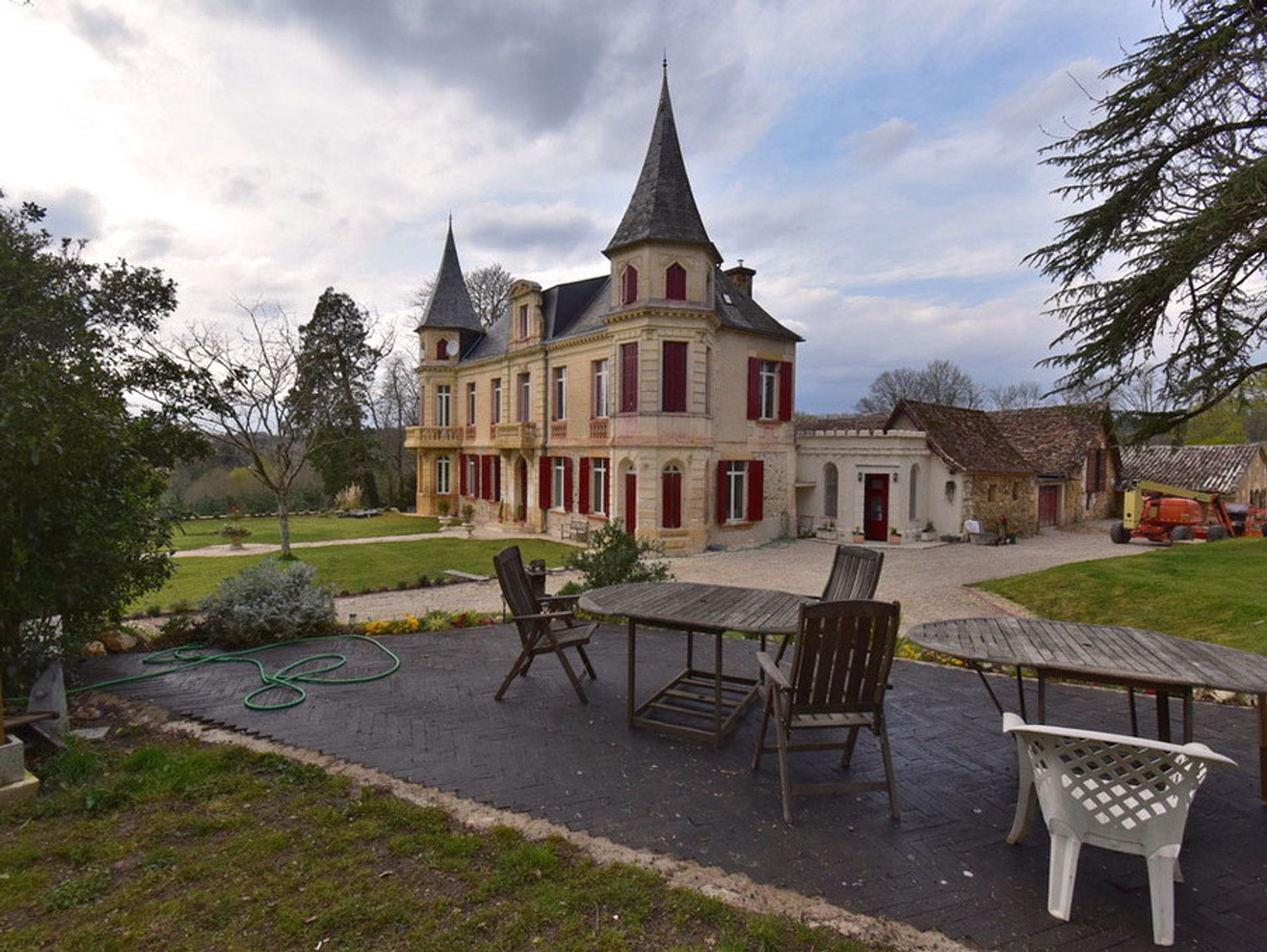 House in Bergerac, Nouvelle-Aquitaine 10724902