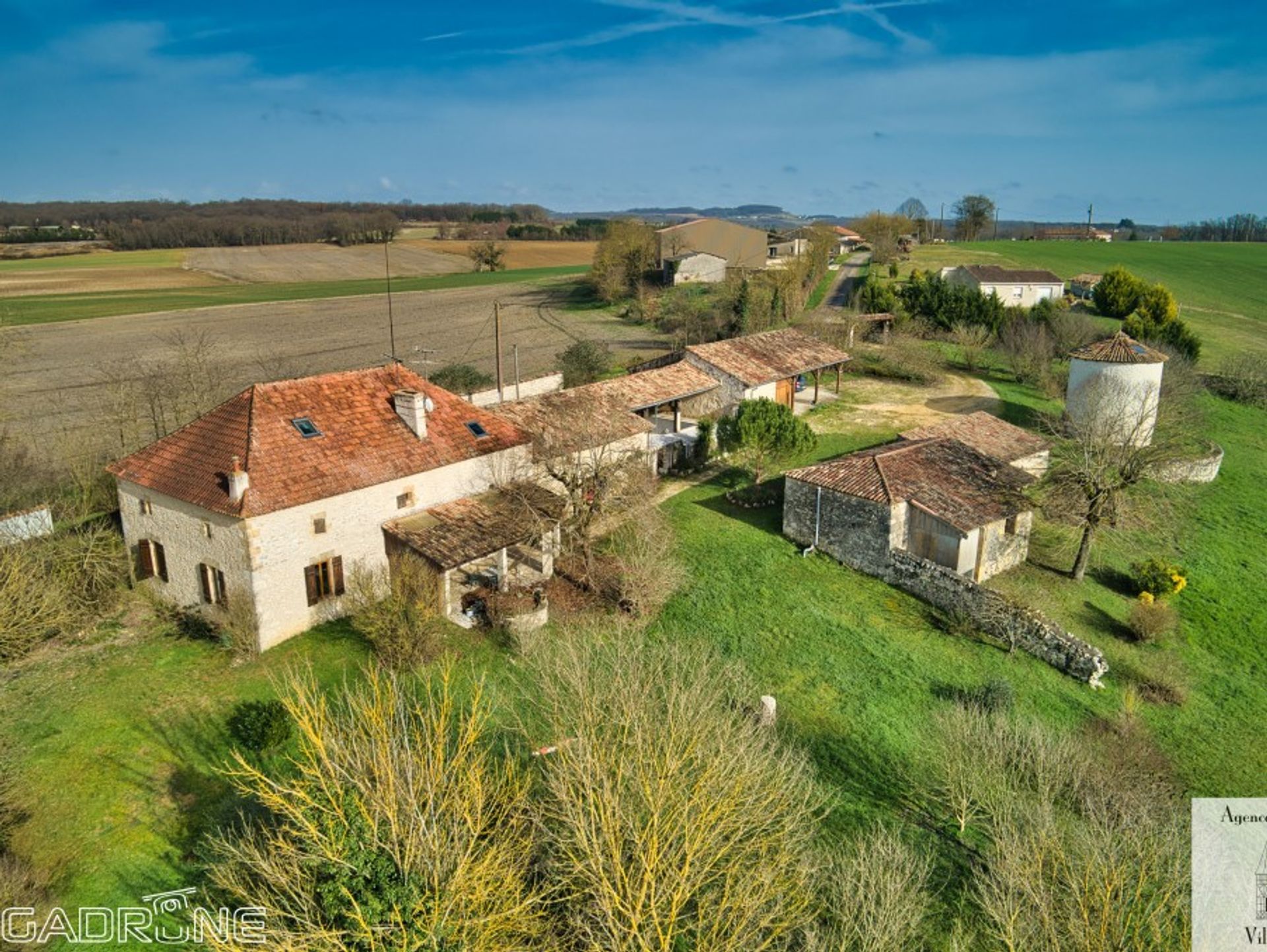 rumah dalam Monflanquin, Nouvelle-Aquitaine 10725007