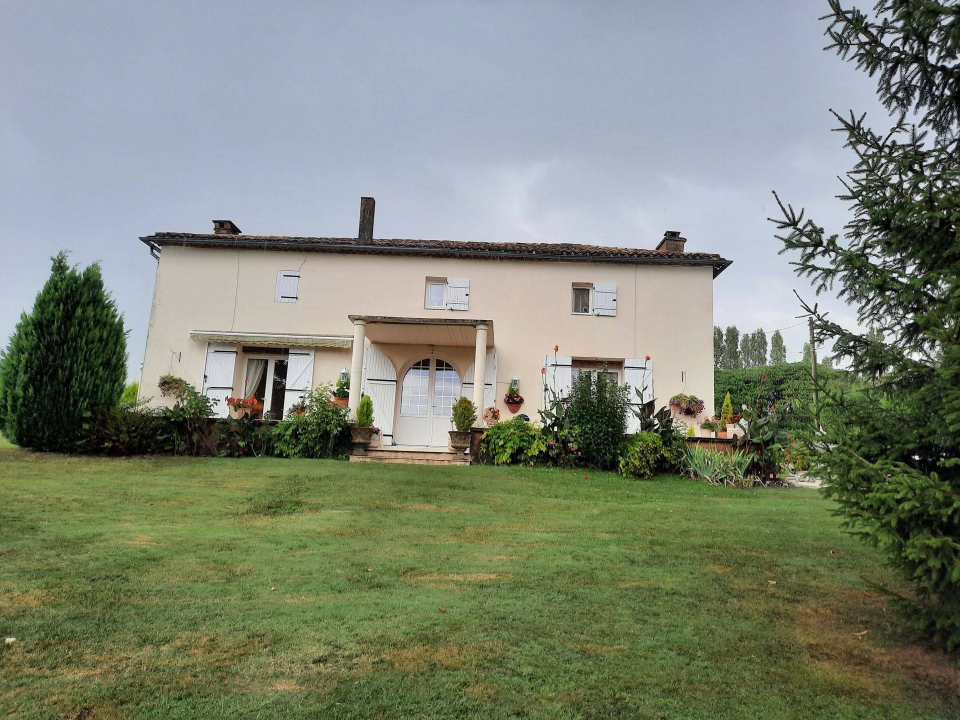 Hus i Caubon-Saint-Sauveur, Nouvelle-Aquitaine 10725089