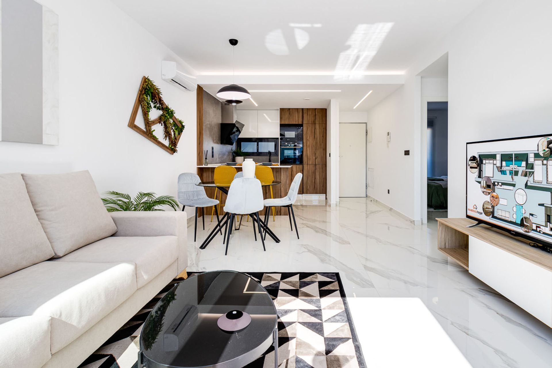 Condominium in Guardamar del Segura, Comunidad Valenciana 10725523