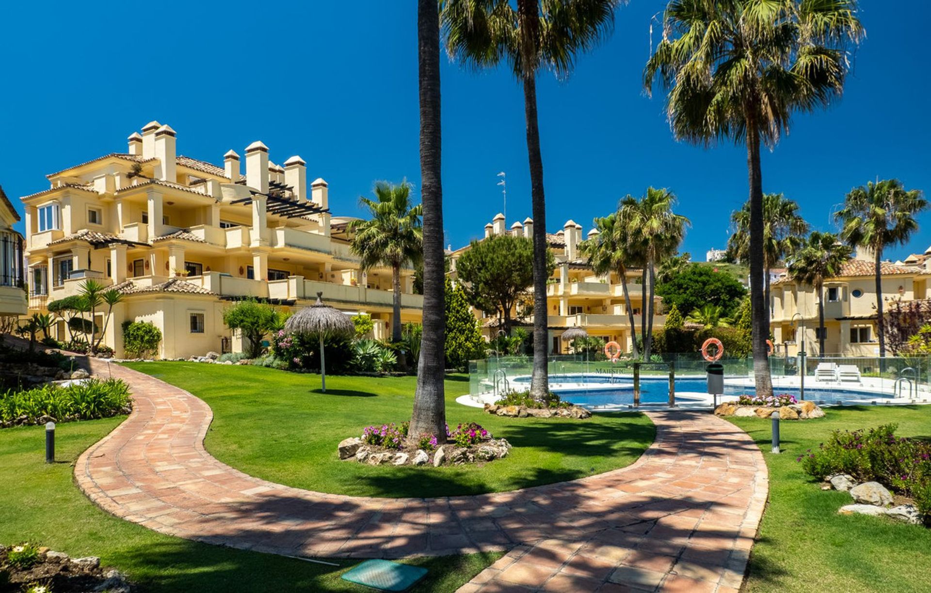 Condominium in San Luis de Sabinillas, Andalusië 10726011