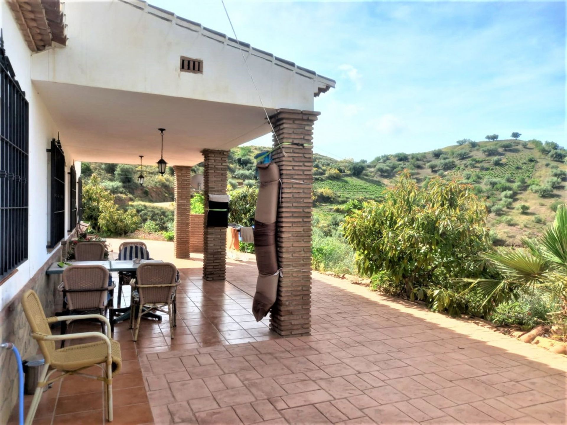 Casa nel Canillas de Aceituno, Andalusia 10726247