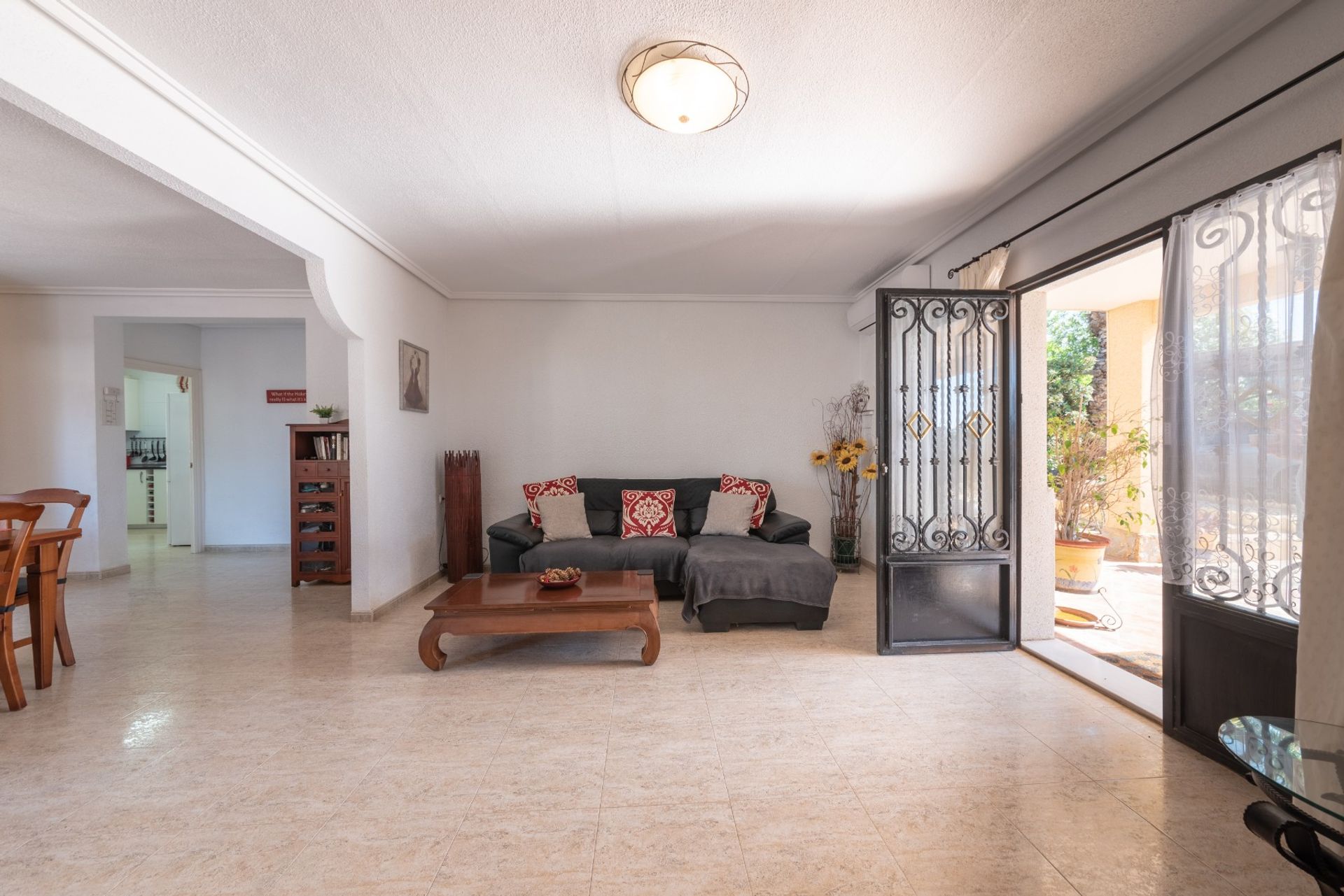 House in Alicante (Alacant), Comunidad Valenciana 10726358