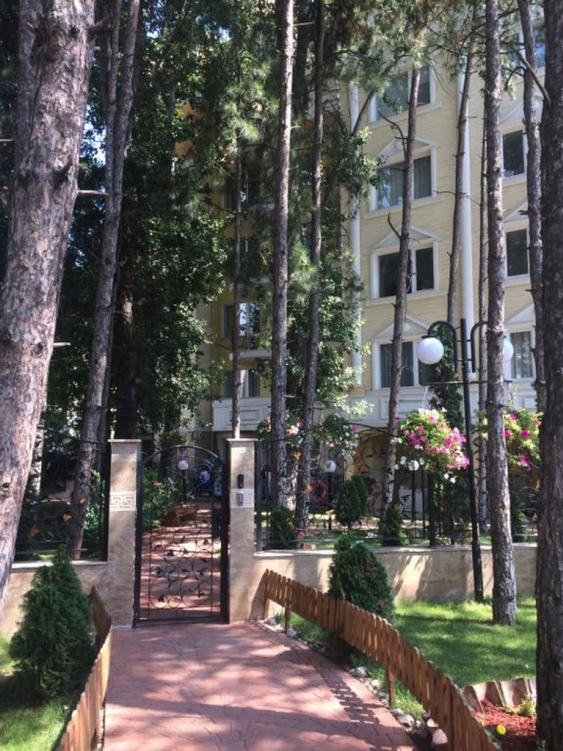 Condominium in , Burgas 10726586