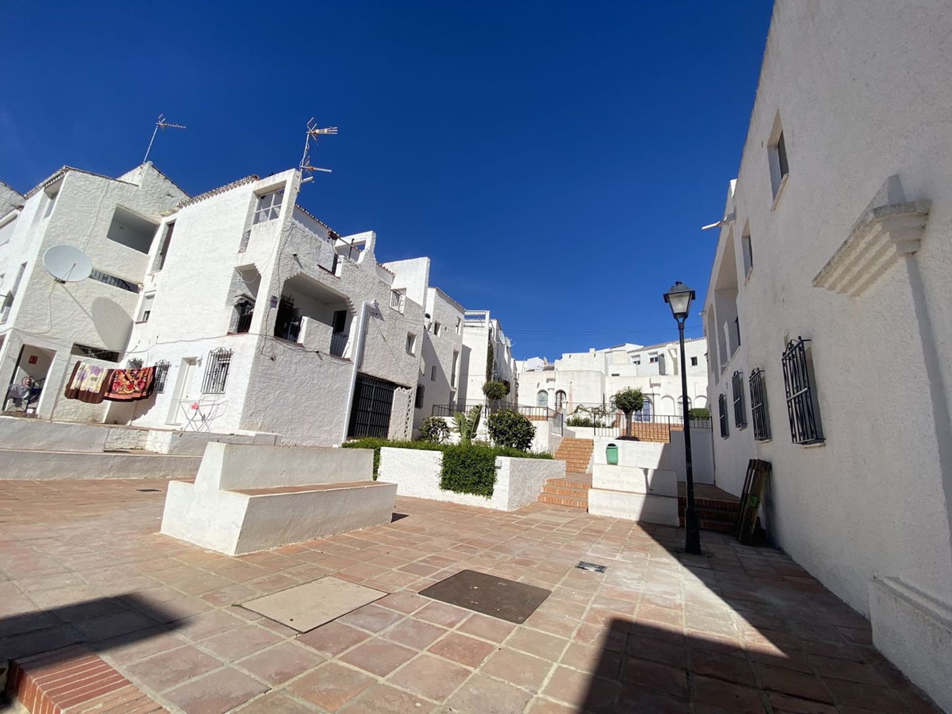 Condominium in Castillo de Sabinillas, Andalusië 10726937