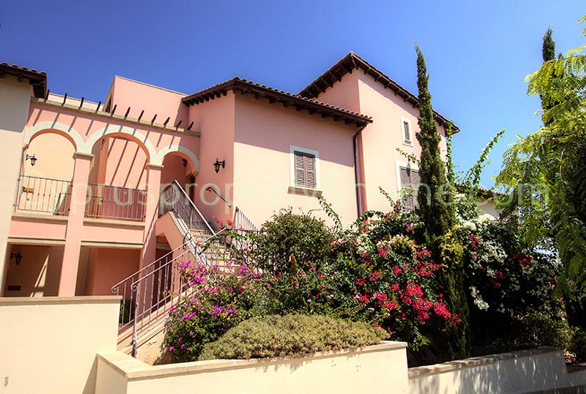 Condominium in Agia Marinouda, Pafos 10727661