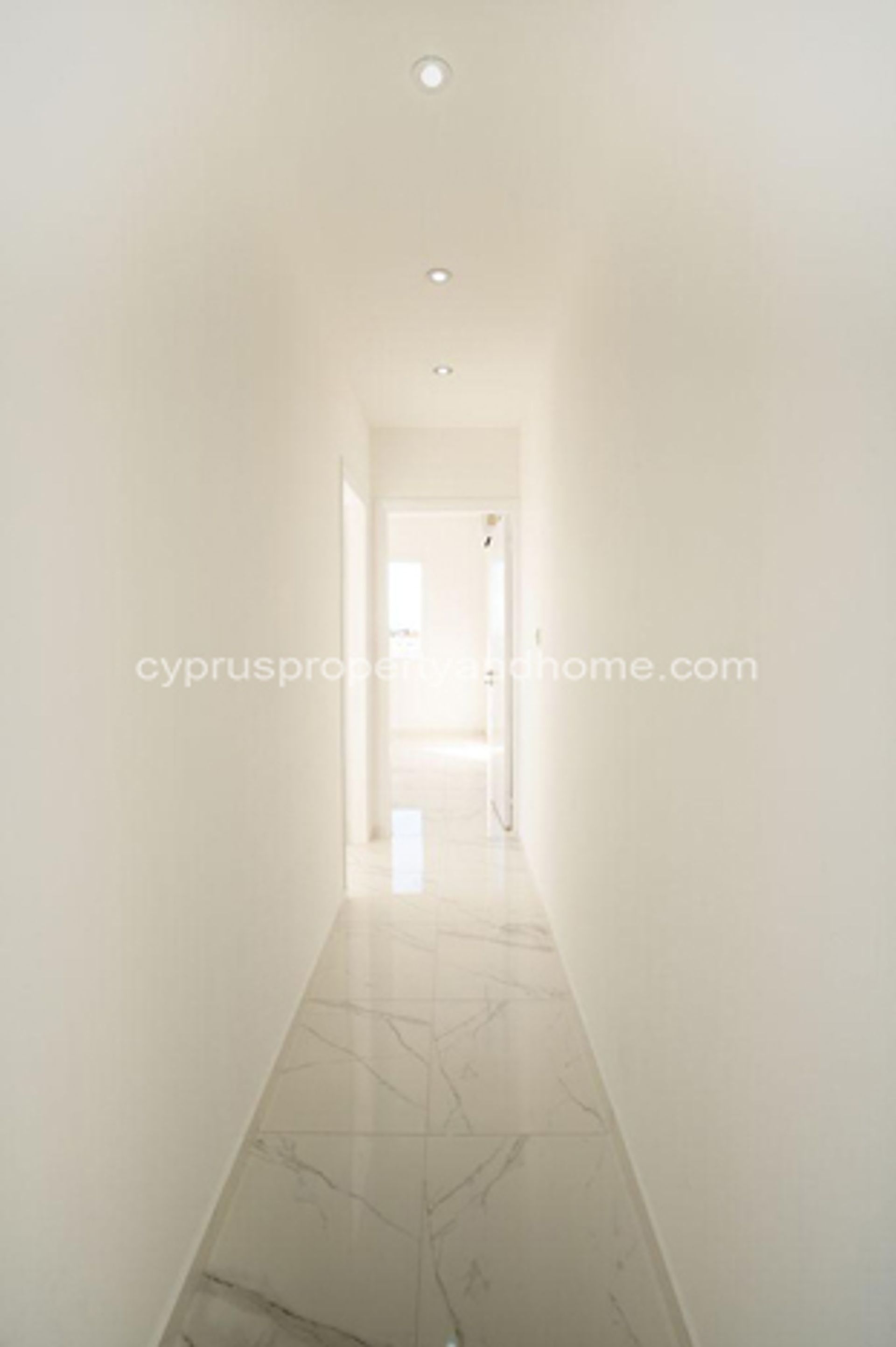 Condominium in Kissonerga, Paphos 10727673