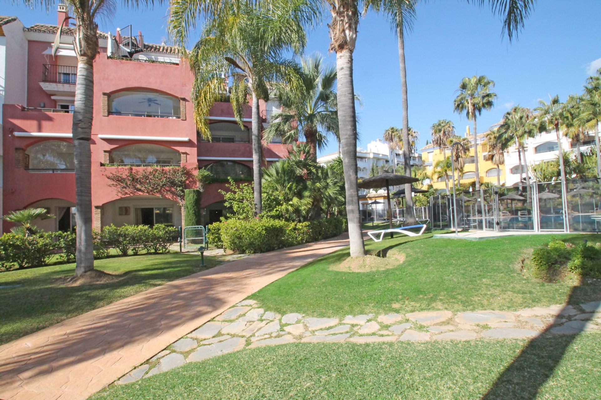 Condominium dans Marbella, Andalucía 10727989