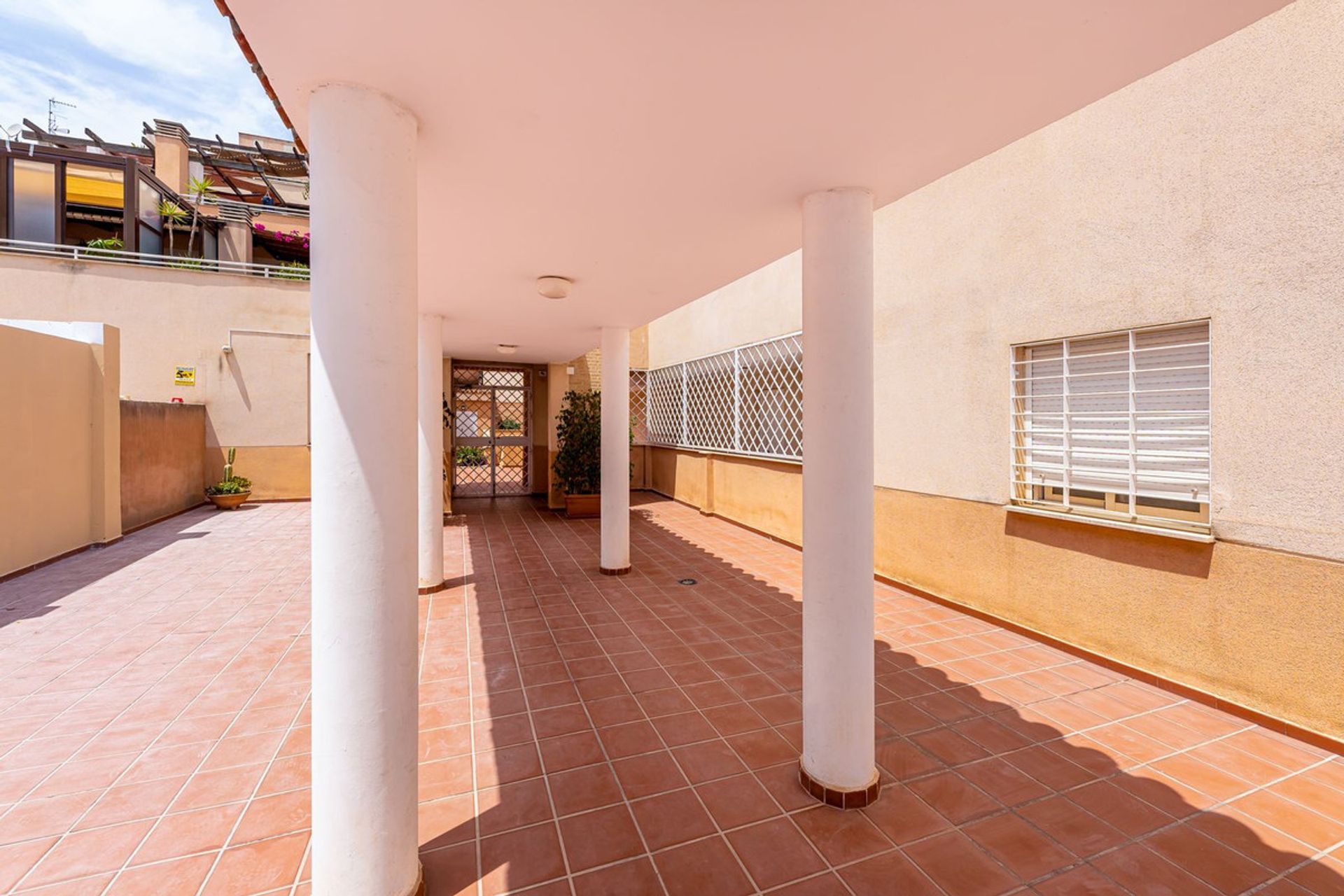 Condominium dans Alhaurín de la Torre, Andalousie 10728056