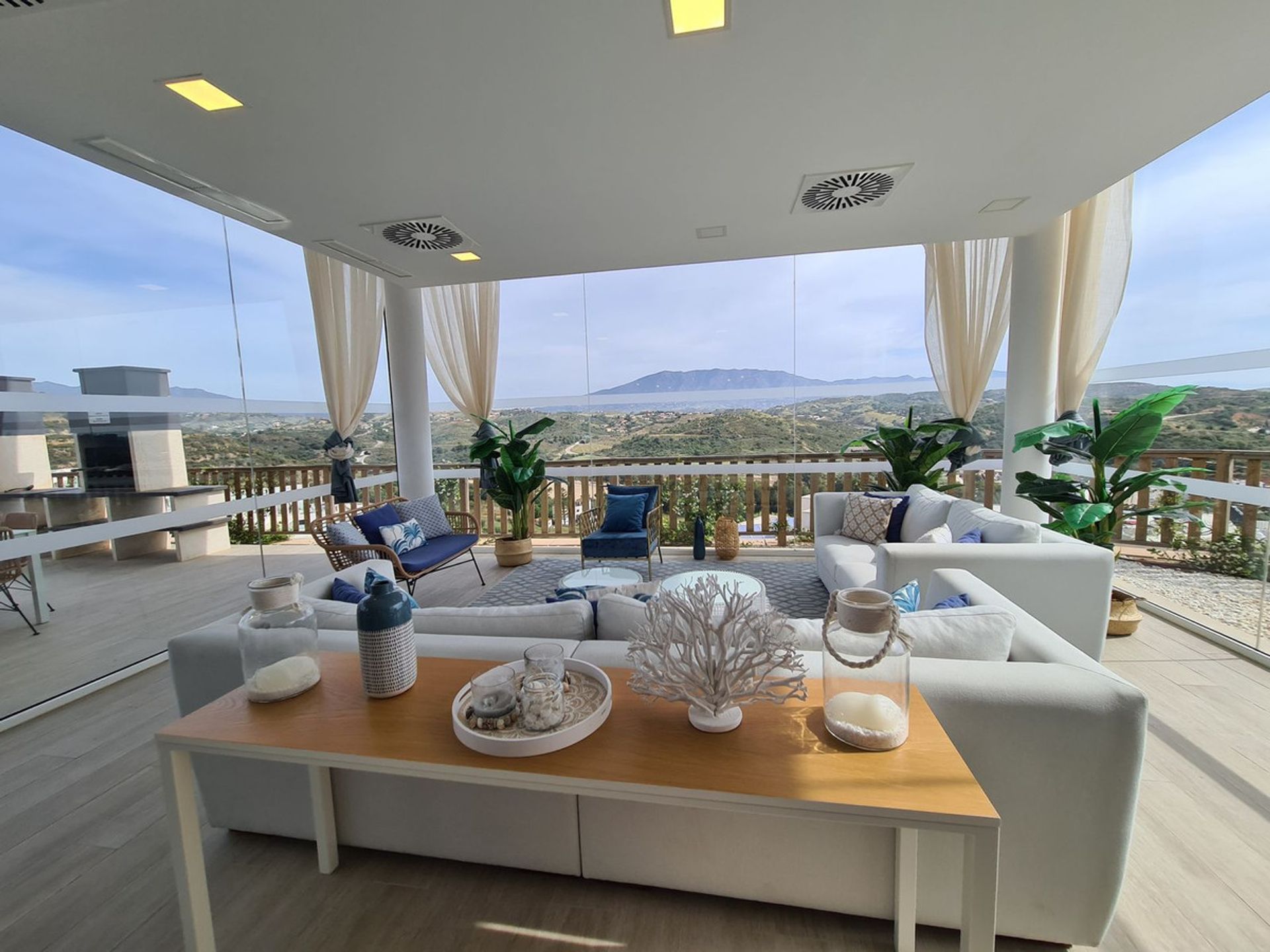 Condominium in Las Lagunas de Mijas, Andalucía 10728153