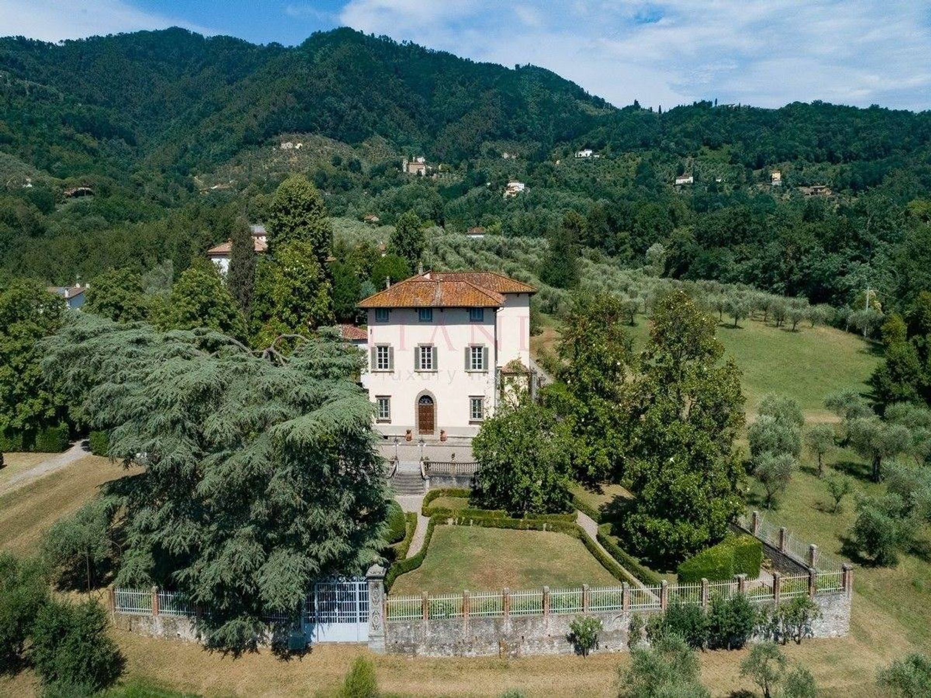 casa en Lucca, Tuscany 10728376