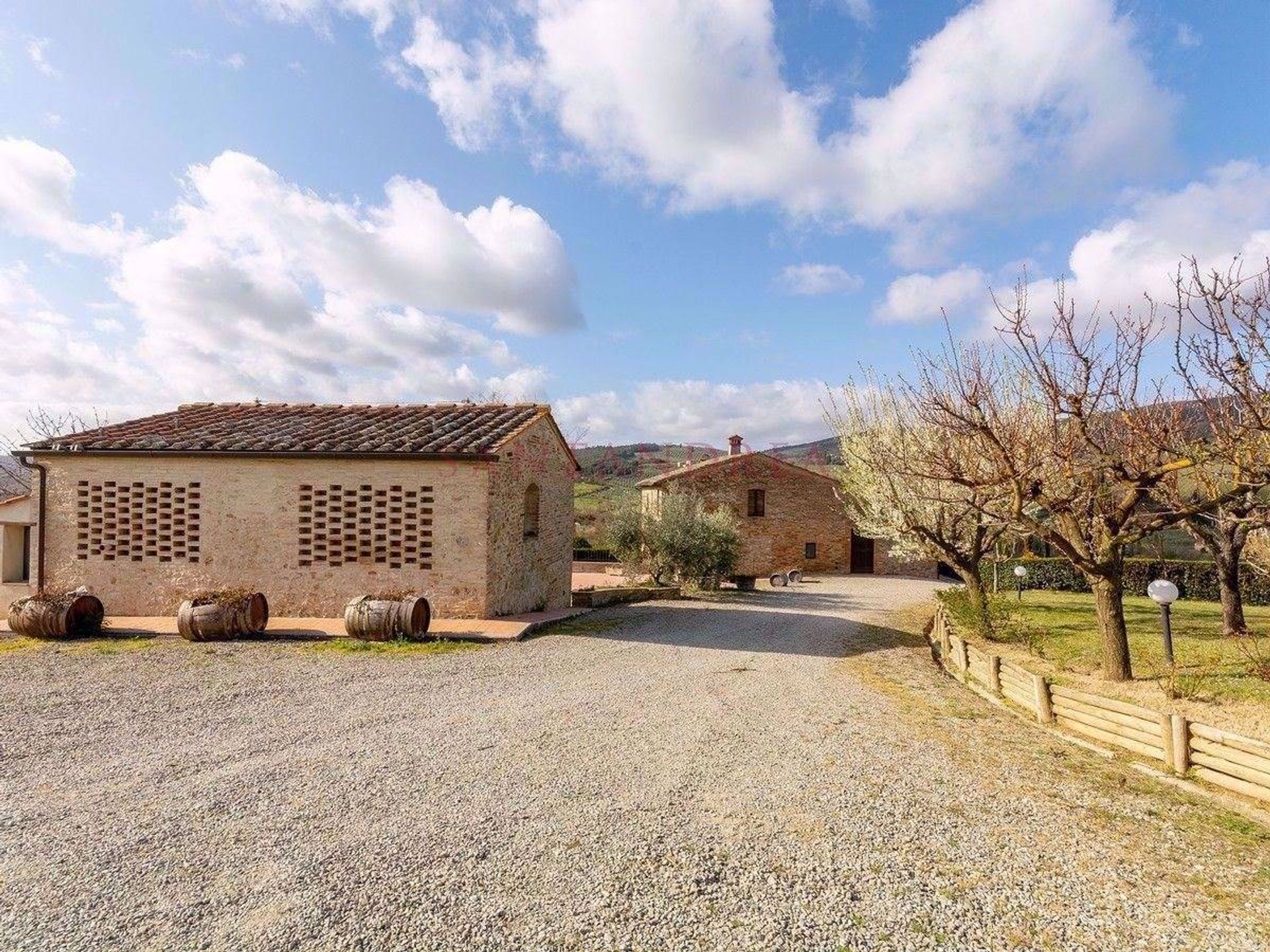 Huis in San Gimignano, Toscane 10728491