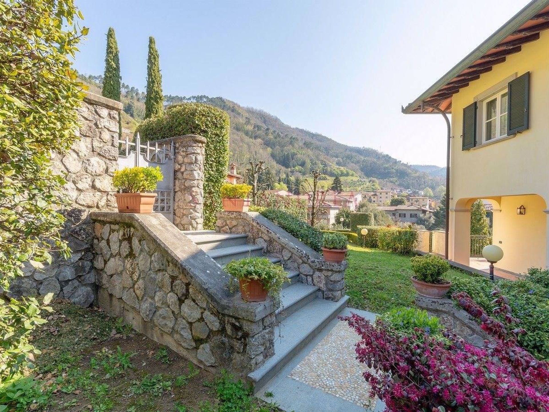 rumah dalam Bagni di Lucca, Tuscany 10728500